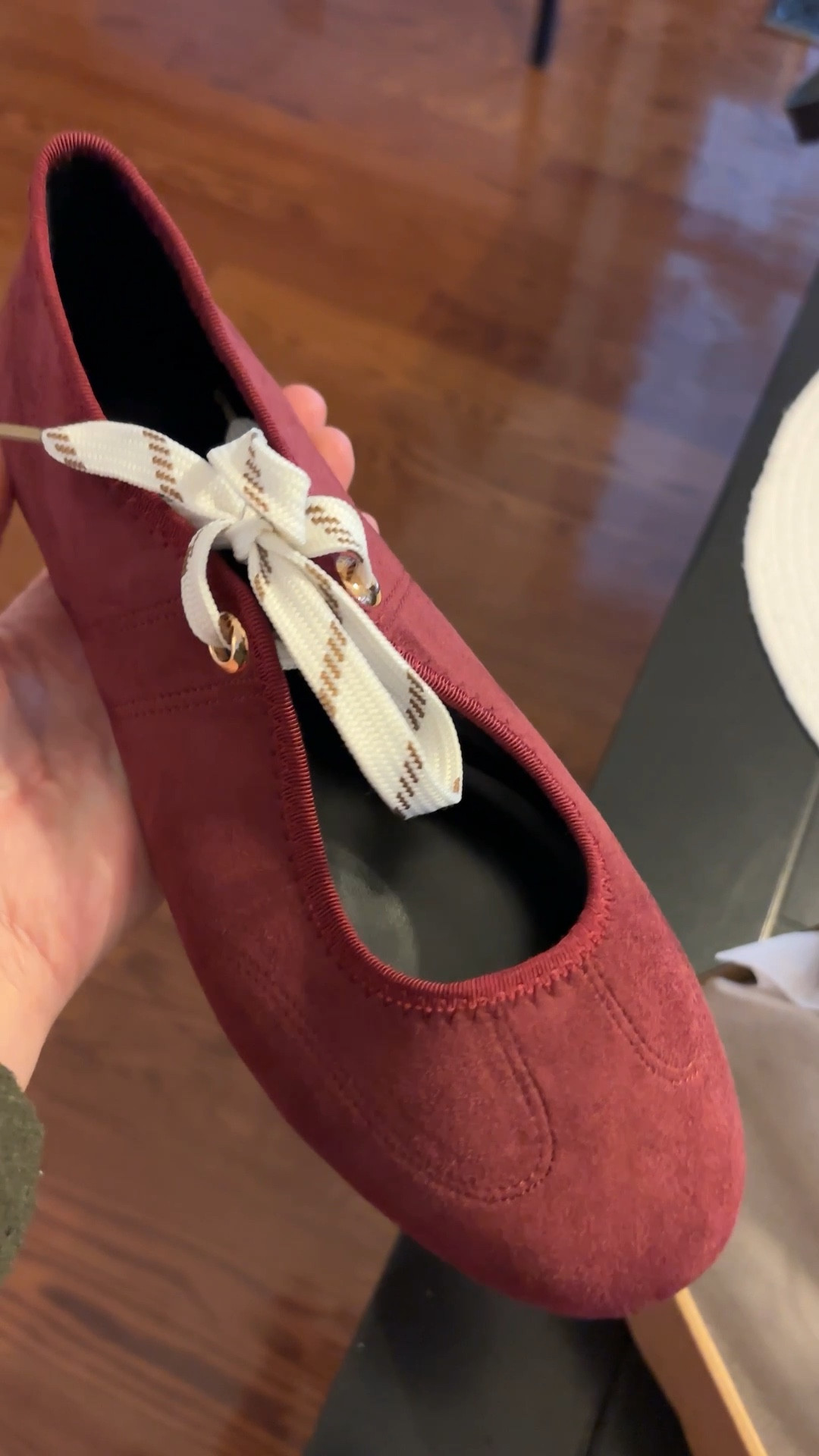 If this isn’t the shoe of the holiday season, I don’t know what is?!!


Dress shoes, look for less, lace up flat, burgundy, holiday, Christmas 

#LTKHoliday #LTKShoeCrush #LTKGiftGuide