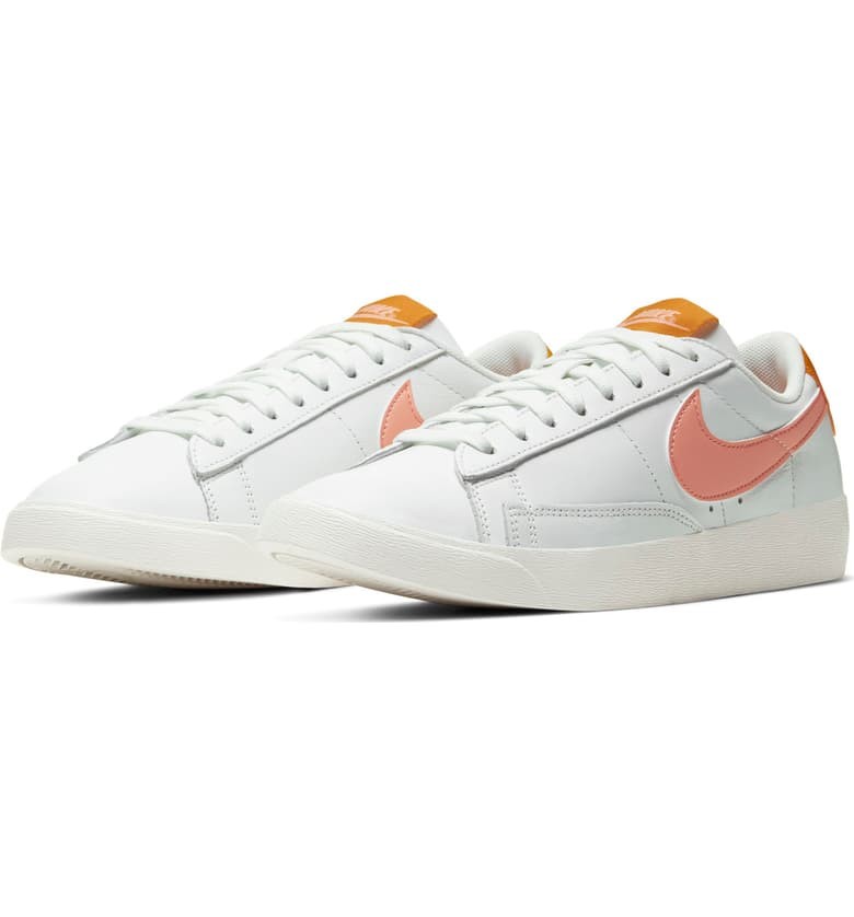 Blazer Low SE Sneaker | Nordstrom