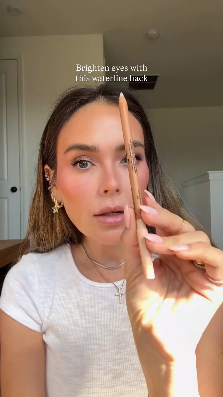 Don’t make fun of my faux freckles today bc they may or not be out of hand 

@makeupforever boundless bisque also wearing Patrick ta eyeshadow in slow burn 

#LTKFindsUnder50 #LTKBeauty #LTKgrwm