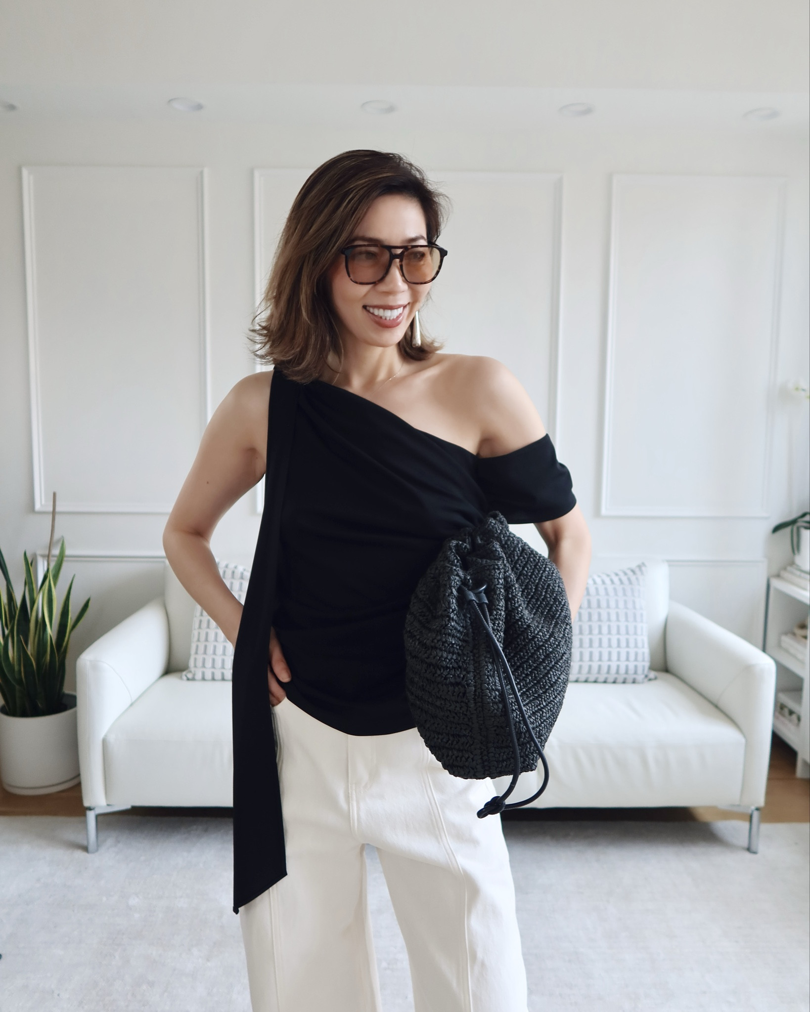 Black and white  

#LTKMidsize #LTKOver40 #LTKootd
