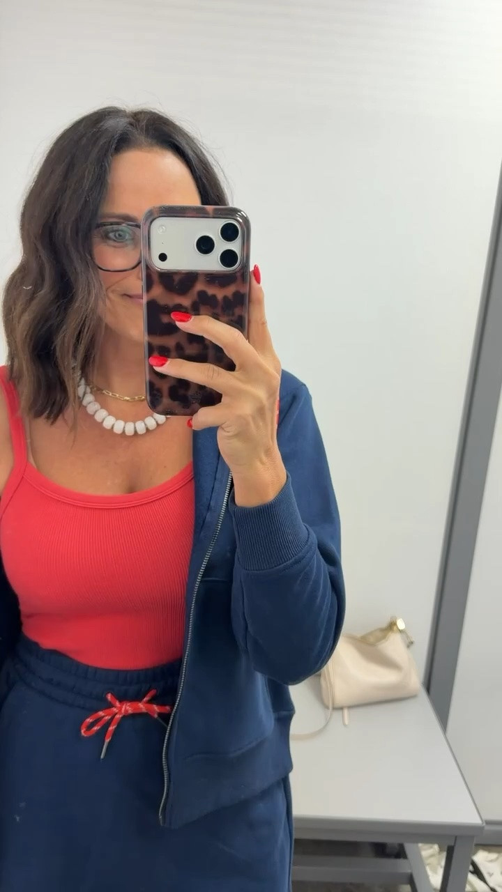 Would make the perfect game day fit!

wearing a small!

#walmartfashion