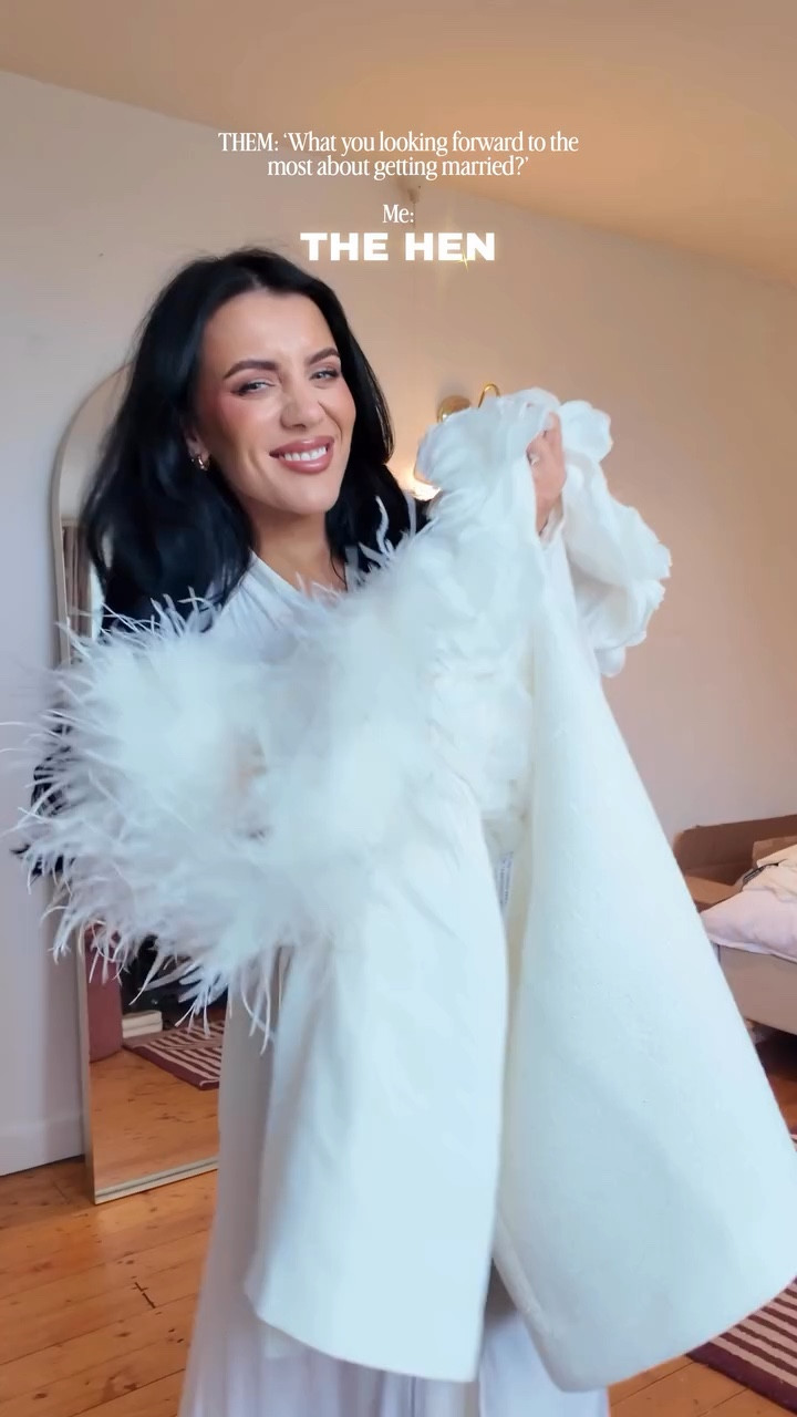 WHO WE KIDDING THE WHOLE WEDDING IF FOR THE HEN DO 👀😂🐓 Have you met my mates?  hen-do season is staying up and all you brides out there have been begging me to start the hauls so here we are with 5 months to go LOL 😂  If you want links comment LINK! #hendo #hendoplanning #bachloretteparty #bride #hendooutfit