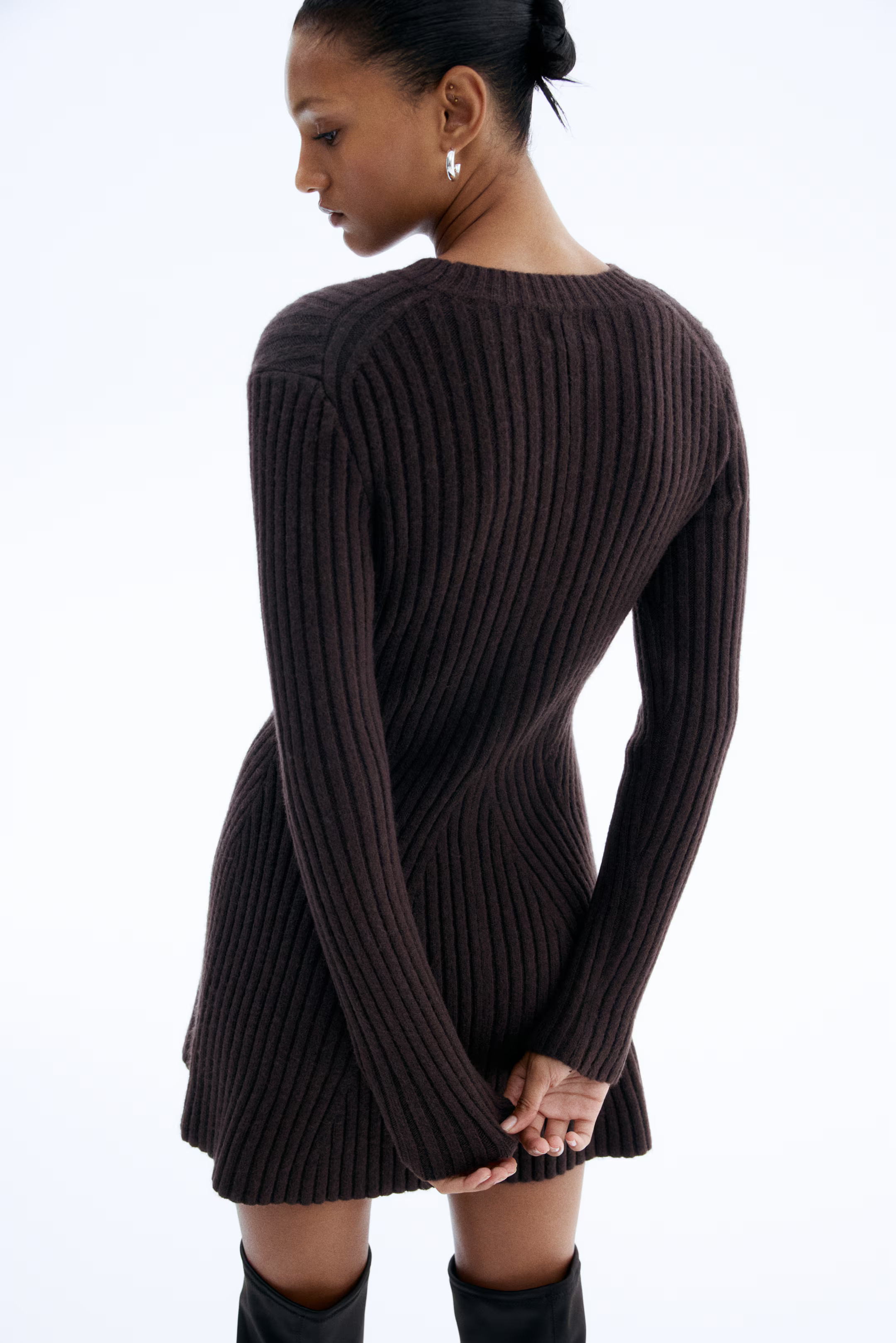 Rib-knit dress | H&M (UK, MY, IN, SG, PH, TW, HK)