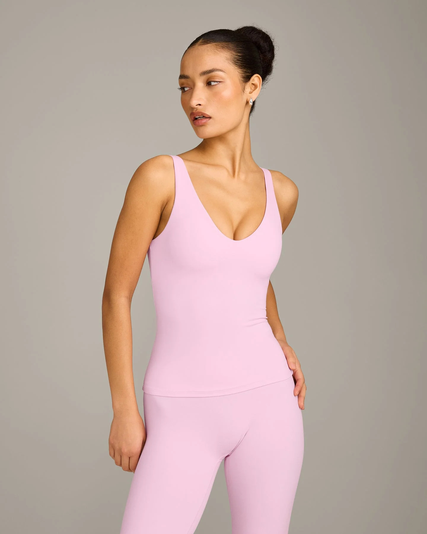 SoftMotion™ Scoop Neck Vest with Grey Logo 
 Chalk Pink | Oner Active (UK / US)