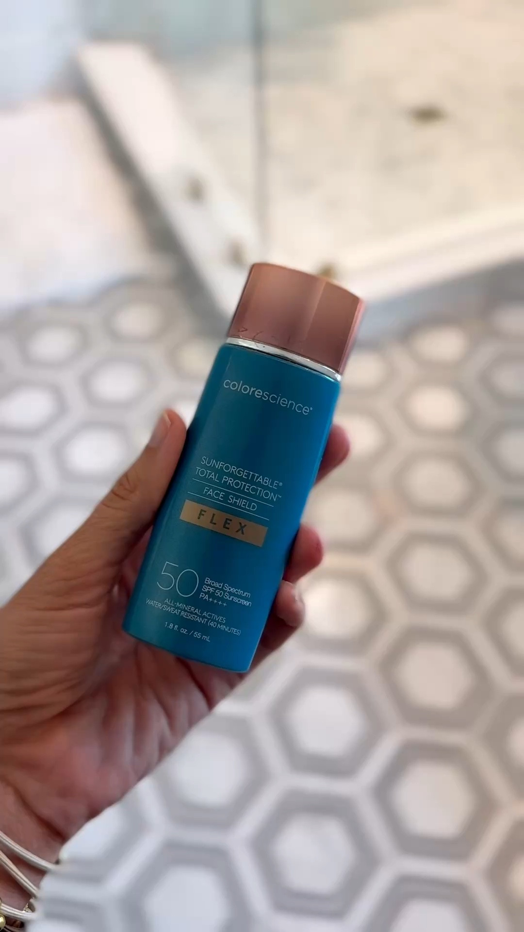 summer essentials on sale // tinted sunscreen // pool towels // beach bags 