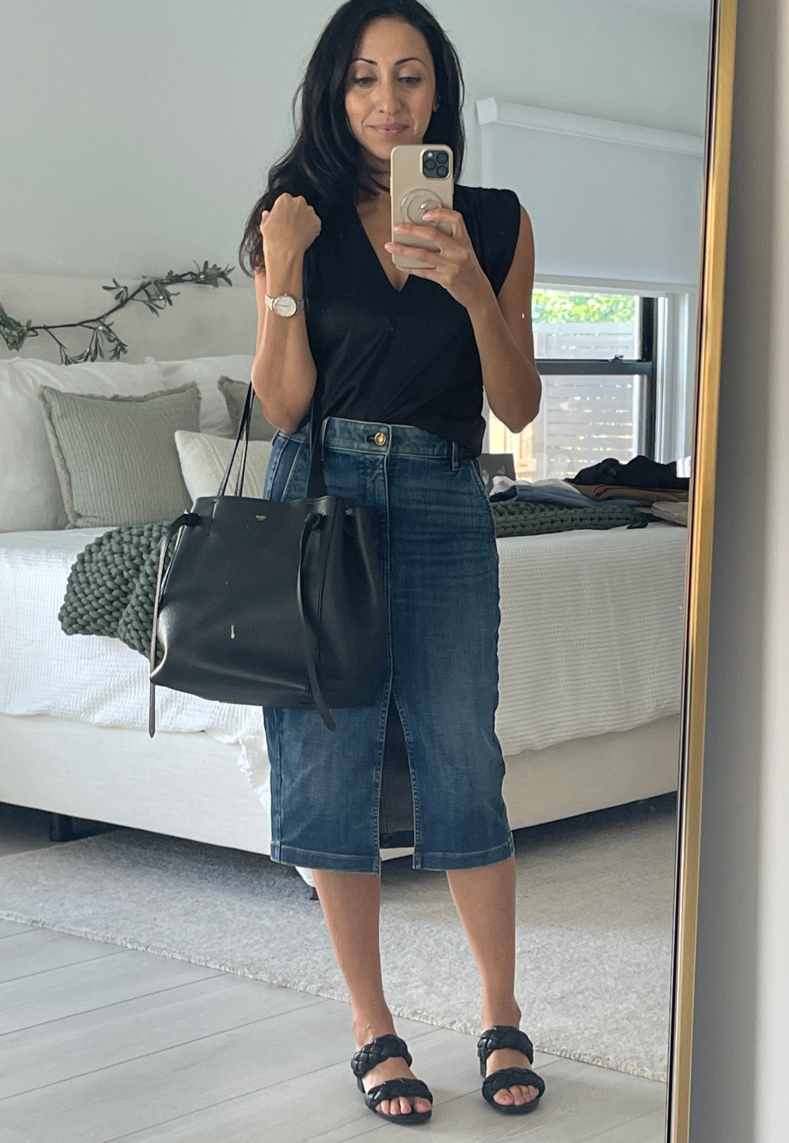 Casual outfit, classy outfit, skirt, going out, coffee run outfit

#LTKfindsunder100 #LTKSpringSale #LTKitbag