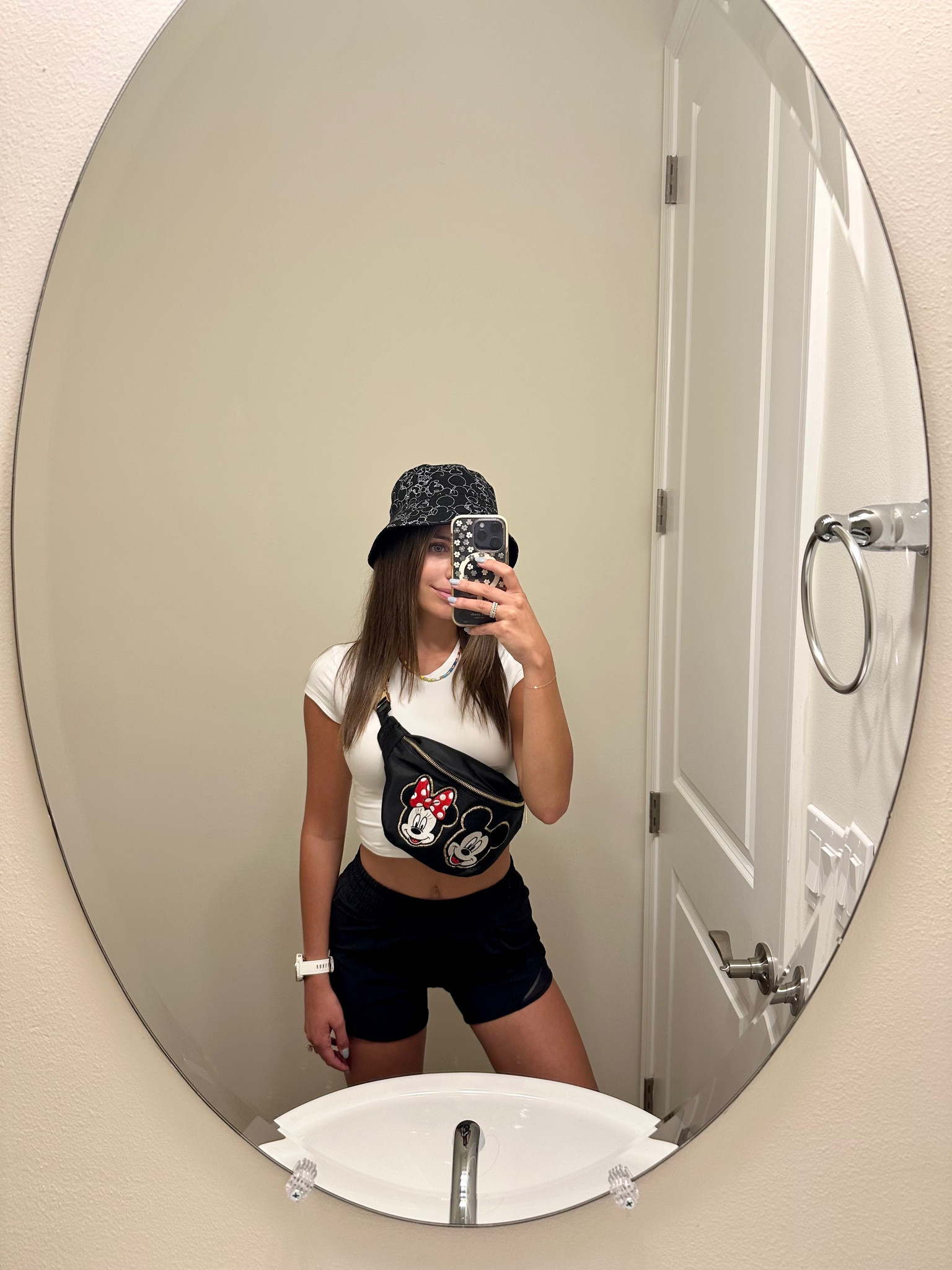 Disney world outfit! 


Disney world / magic kingdom / Disney outfit / fanny pack / belt bag / bucket hat / biker shorts outfit / spring outfit 

#LTKtravel #LTKFestival #LTKSeasonal