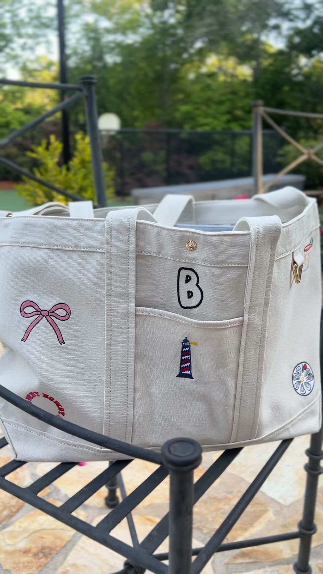 Seriously love this canvas tote that you can personalize with 6 patches - so so cute

#LTKItBag #LTKFindsUnder100