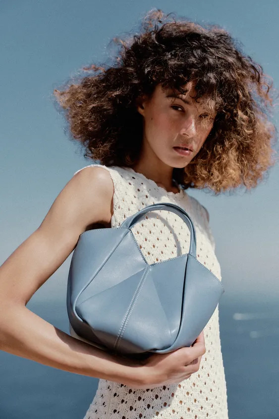 Mini shopper bag. Contrasting topstitching on the body. Double handles and a removable crossbody ... | Zara US