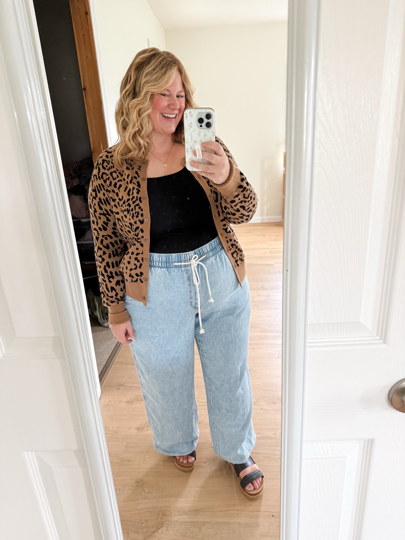 I’ve been loving leopard more and more and I love this little cardigan for
Fall! Also comes in tons of other colors / I’ve had brown for years

#LTKSaleAlert #LTKMidsize #LTKSeasonal