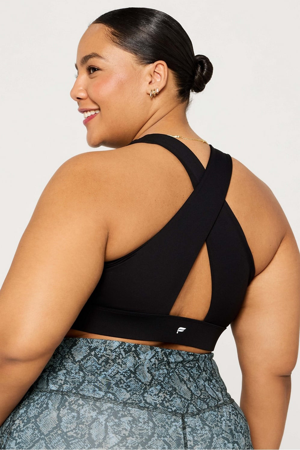 Oasis Twist Medium Impact Sports Bra | Fabletics