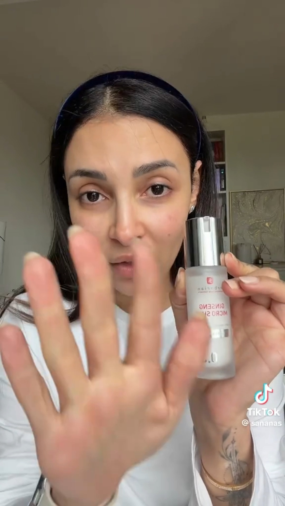 Ginseng Micro shot encore une dinguerie Erborian ! Agir sur le grain de peau et faire pénétrer ta skincare plus en profondeur c’est ce que promet ce nouveau sérum inspiré du microneedling. Il existe en 0,3% et en 0,1% pour cibler les rides, les pores, la fermeté et la texture. L’efficacité des spicules n’est plus à prouver mais c’est un cocktail gagnant grâce à sa formule qui contient notamment du Ginseng composant K et du Collagène.

Avec le code SANAA : vous aurez -20% sur tout le site Erborian.fr ainsi que la livraison gratuite en France, Belgique et Luxembourg et dès 55€ d’achat vous aurez un masque Ginseng shot offert.

#skincare #koreanskincare #kbeauty #glassskin #soinsvisage 

#LTKstyletip #LTKfrance