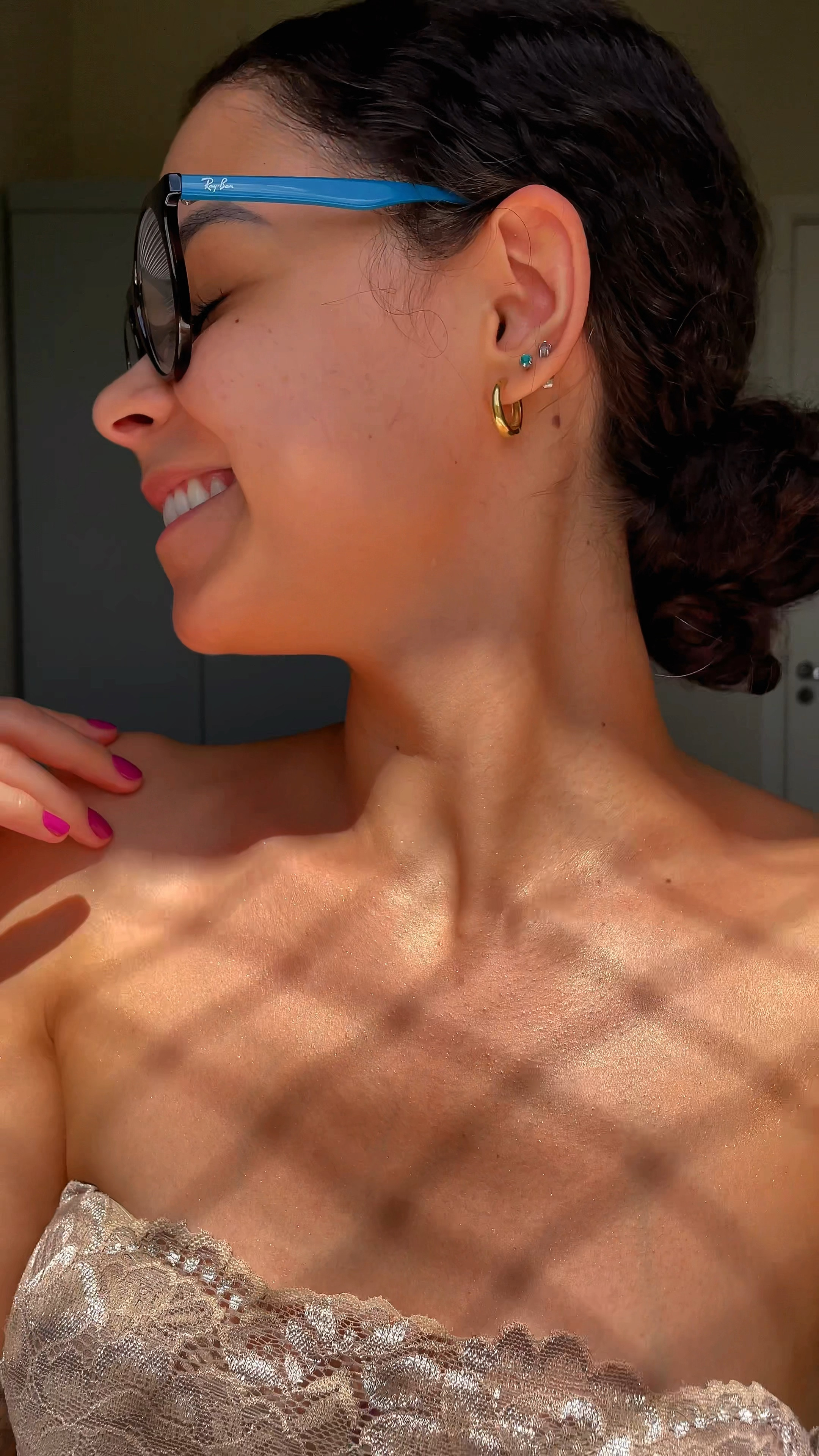 Iluminador Hidratante Desodorante Corpora da Loccitane Au Bresil, além do cheiro maravilhoso ele deixa a pele levemente bronzeada. Eu tô apaixonada! 

#LTKbeauty #LTKVideo #LTKbrasil