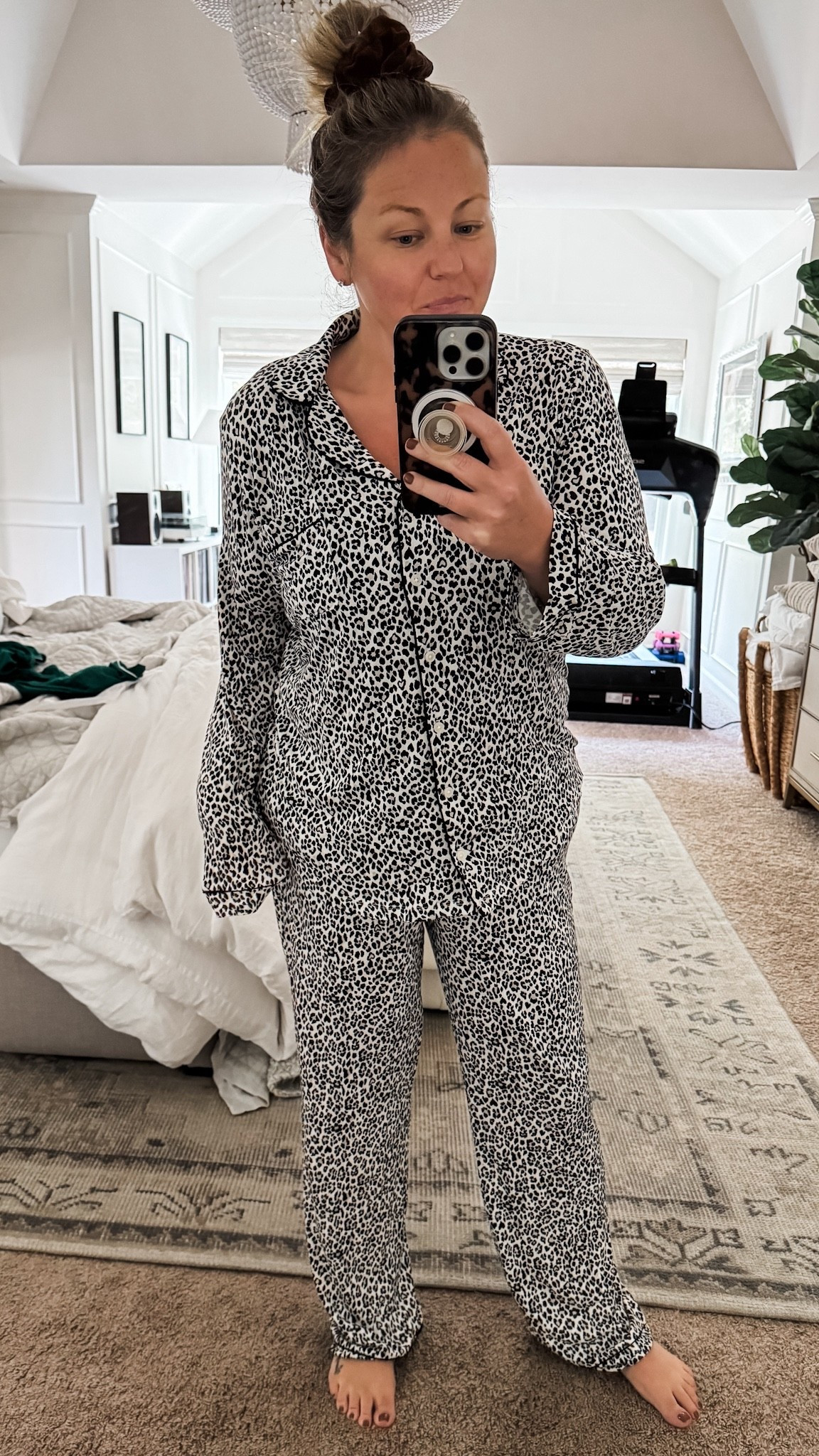 This knit pajama pants set is currently 30% off and fits true to size. It’s available in lots of different color options! gift idea for her ladies pajamas sleepwear women’s pajamas 

#LTKBeauty #LTKFindsUnder50 #LTKSaleAlert