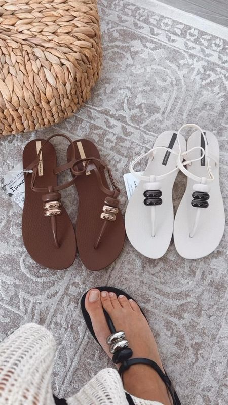 Super light and comfortable sandals. Perfect to walk all day in. Runs tts, wearing a size 9.

#LTKStyleTip #LTKSeasonal #LTKOver40