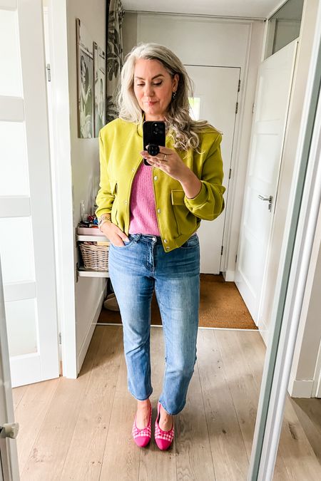 Ootd - Friday. Chartreuse cropped jacket Guts & Gusto, pink short sleeve sweater, mesh top, sustainable long tall sally jeans and Vivaia pink gingham ballet flats. 



#LTKnederlands #LTKeurope #LTKmidsize