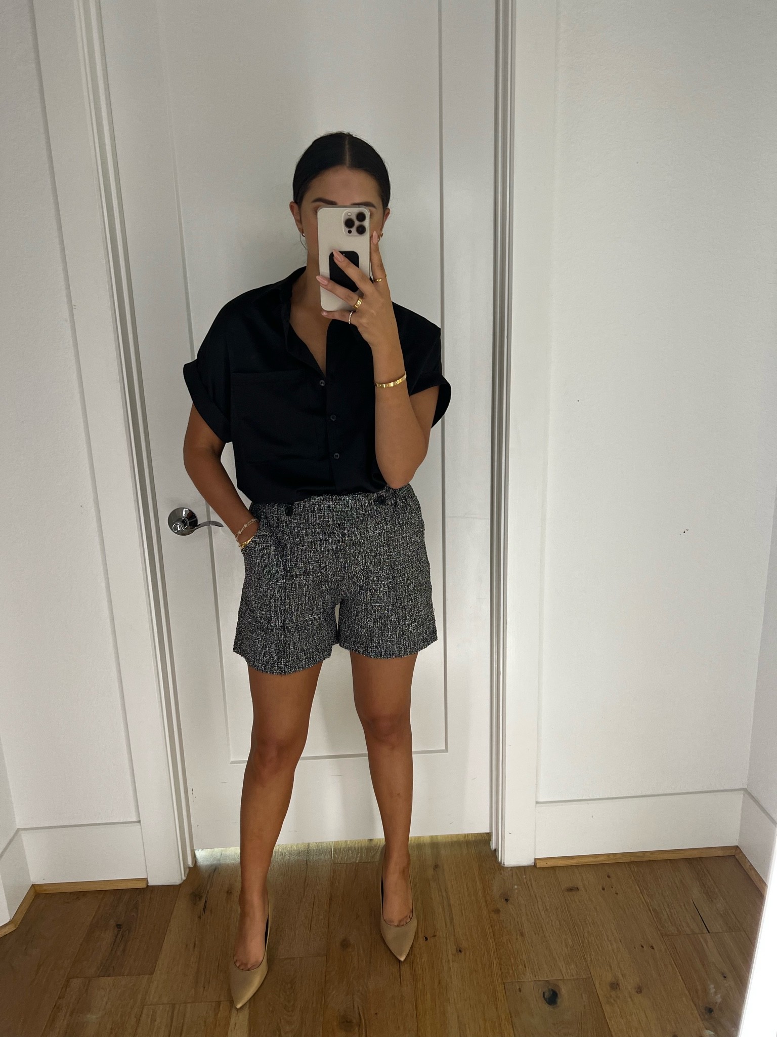 Top: medium 
Shorts: medium 

Dressupbuttercup.com 

#dressupbuttercup 

#LTKstyletip #LTKsalealert #LTKSeasonal