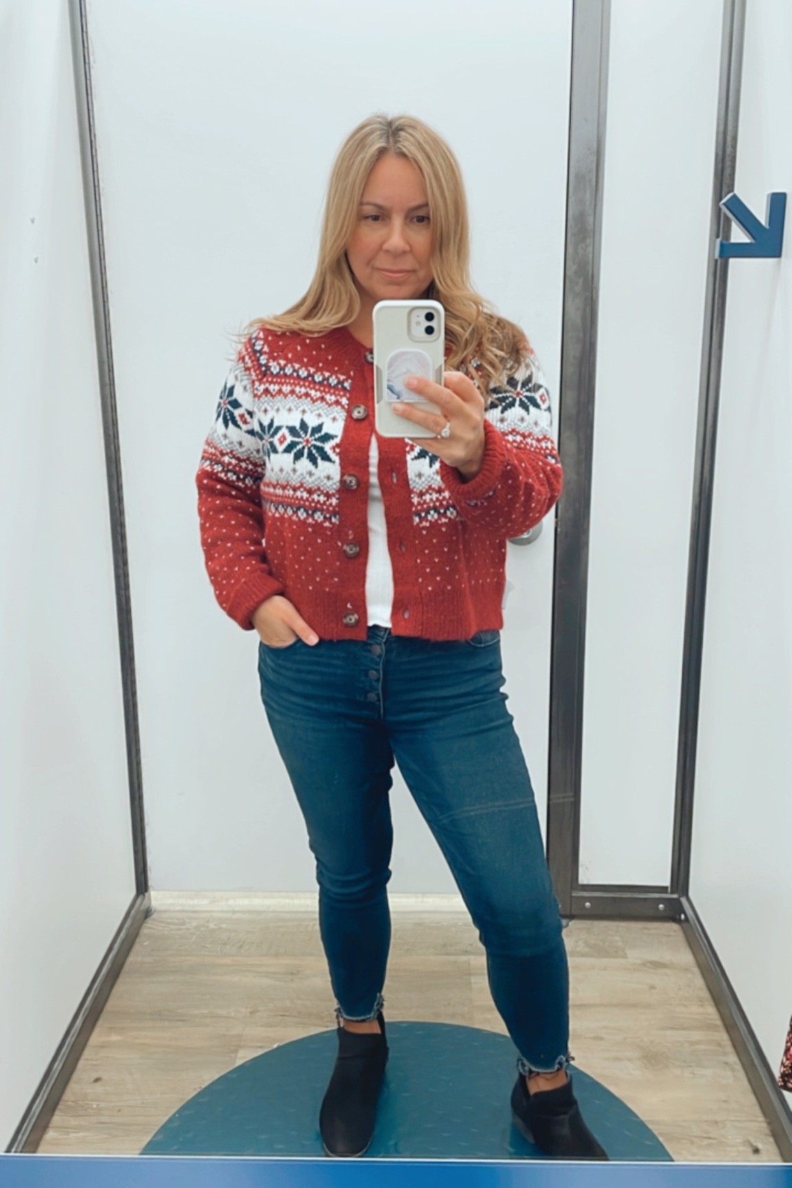 Matching holiday fair isle cardigan wearing a medium. I linked similar skinny jeans I usually wear a size 10  in Old Navy jeans 







Christmas sweater, midsize fashion, affordable fashion, family photos, #LTKFind #LTKSeasonal, sale

#LTKcurves #LTKHoliday #LTKunder50