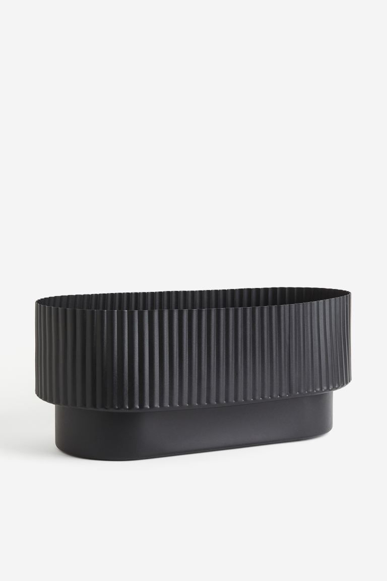 Oval Plant Pot in Metal | H&M (US + CA)