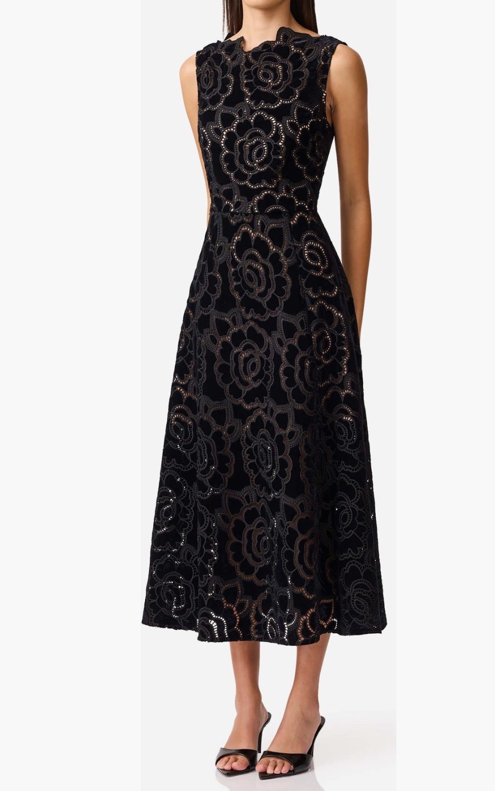 Elegant, so beautiful! Especially for a holiday shoot 