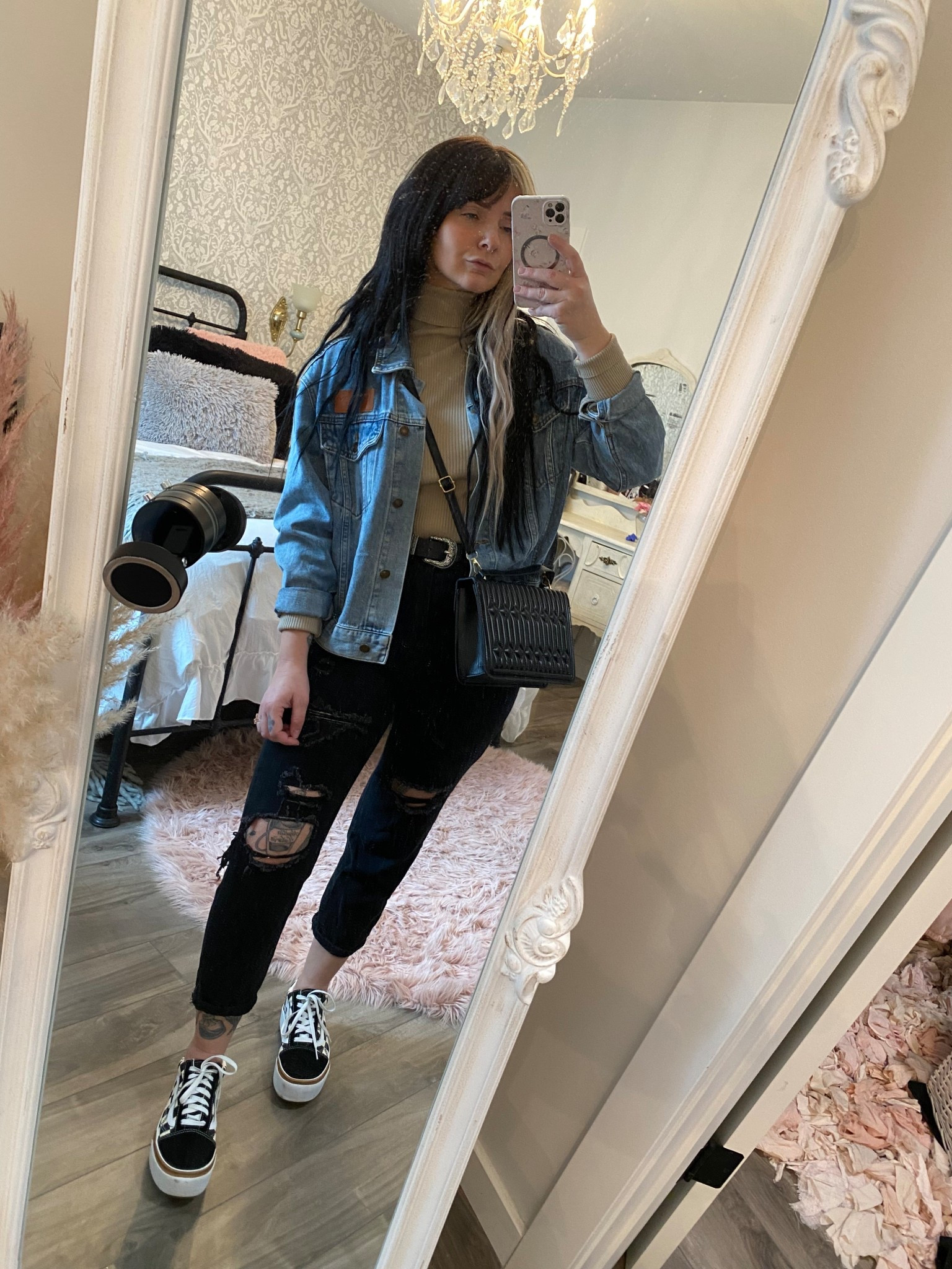 Casual fall fit 🍂

Jacket: h & m