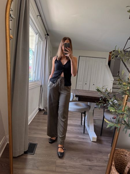 H&M haul- these pants are so good for spring and summer! Wearing a small- tts 



#LTKSeasonal #LTKstyletip #LTKfindsunder50
