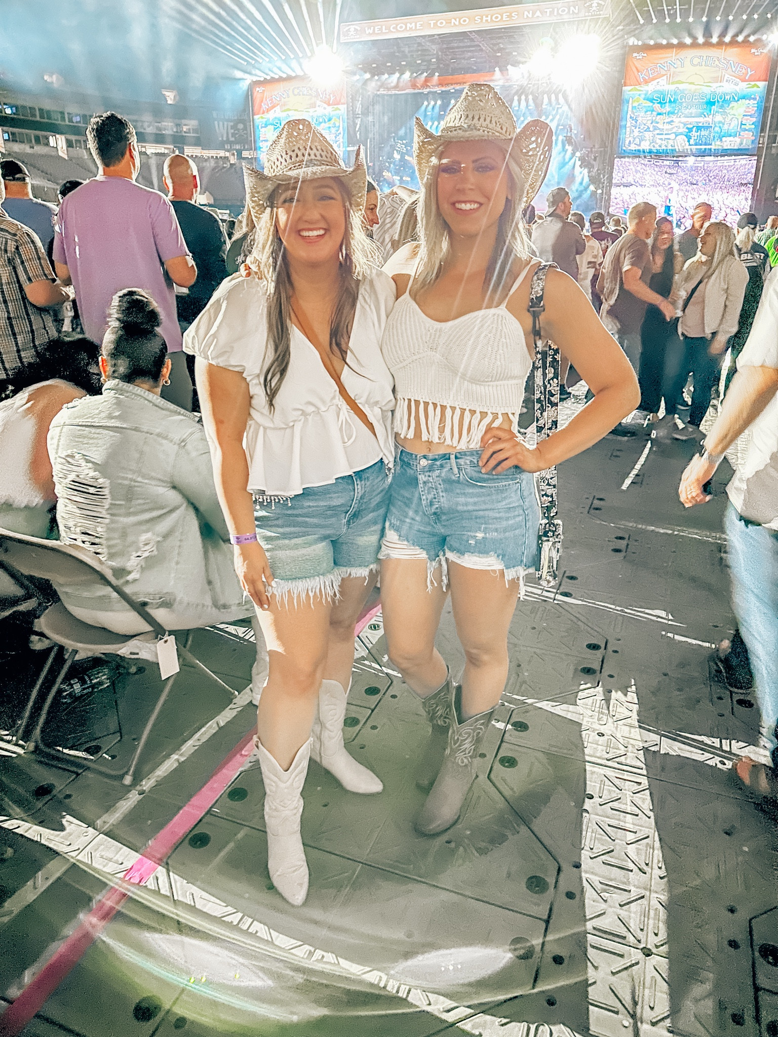 The perfect country concert and summer outfits —nothing like a white/tan top and a pair of blue jeans! And a nice pair of boots 🤠

Sammi: XL top (should’ve gotten a L), size 12 shorts, size 8 boots
Taylor: M top, size 6 shorts 

#LTKfindsunder50 #LTKFestival #LTKstyletip