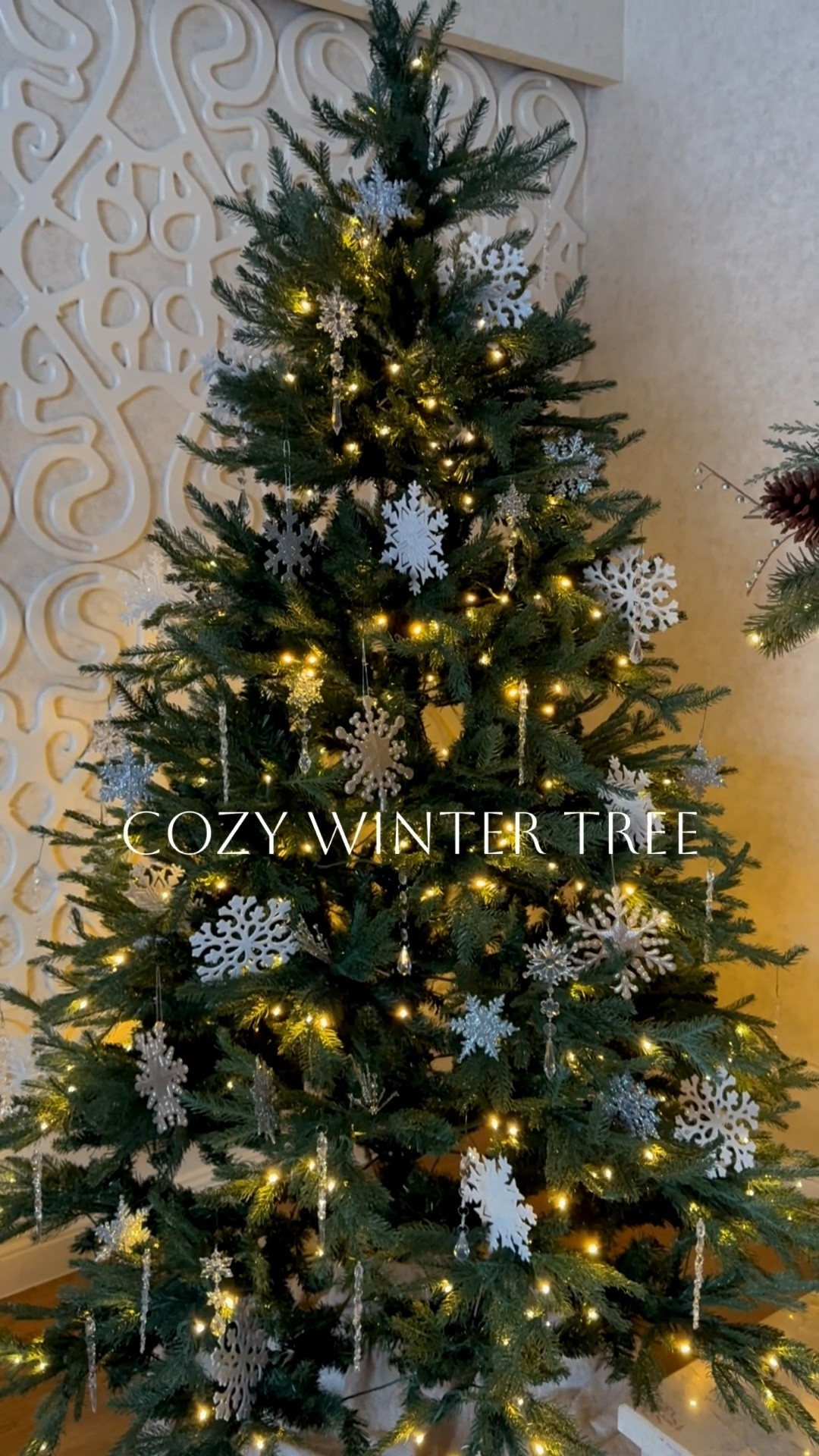Cozy winter tree, winter decor, snowflake decorations 

#LTKHome #LTKSaleAlert #LTKFindsUnder50