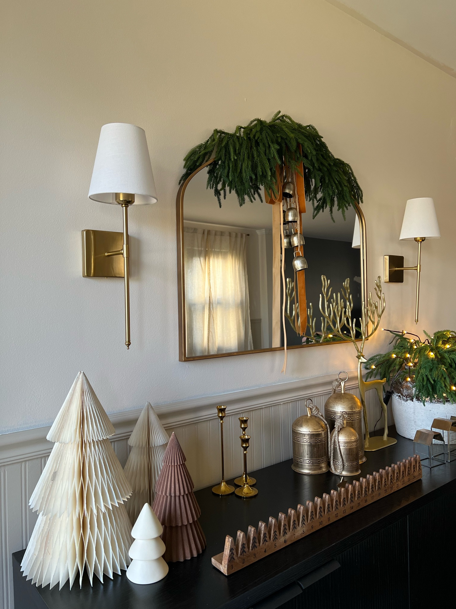 Did you get your hands on these beautiful wall sconces from Amazon that are under $25?

I paired them with rechargeable batteries that last upto 50 hrs on a single charge .

#LTKGiftGuide #LTKSeasonal #LTKHoliday