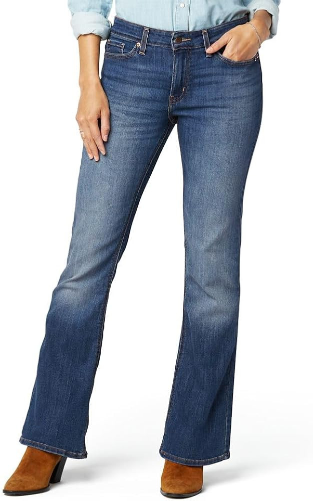 Levi Strauss Signature Gold Women's Mid Rise True Boot Jeans | Amazon (US)