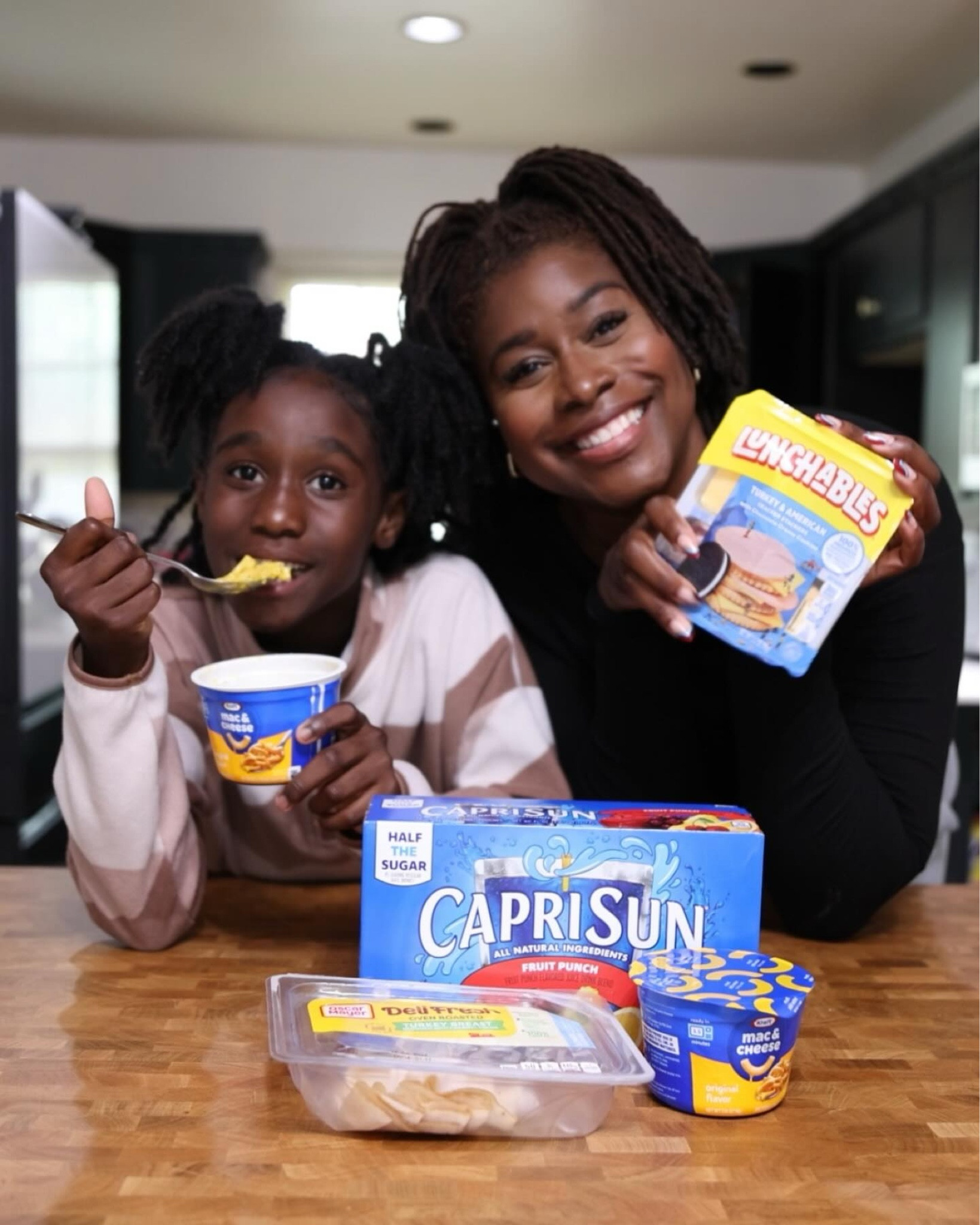 @Lunchables ✅
@CapriSuns ✅
@Oscarmayer ✅
@kraft_macncheese ✅

#ad Kraft Heinz really knows how to keep a household with kiddos prepared for all things snack, especially for lunch whether it’s summer camp Or back to school. Me and Ken are sharing some of her faves here and in my stories. We grabbed all of these goodies from @target and you can Tony shopping my links or heading in store! 🙌🏾 #target #TargetPartner #schoollunchideas #backtoschool
