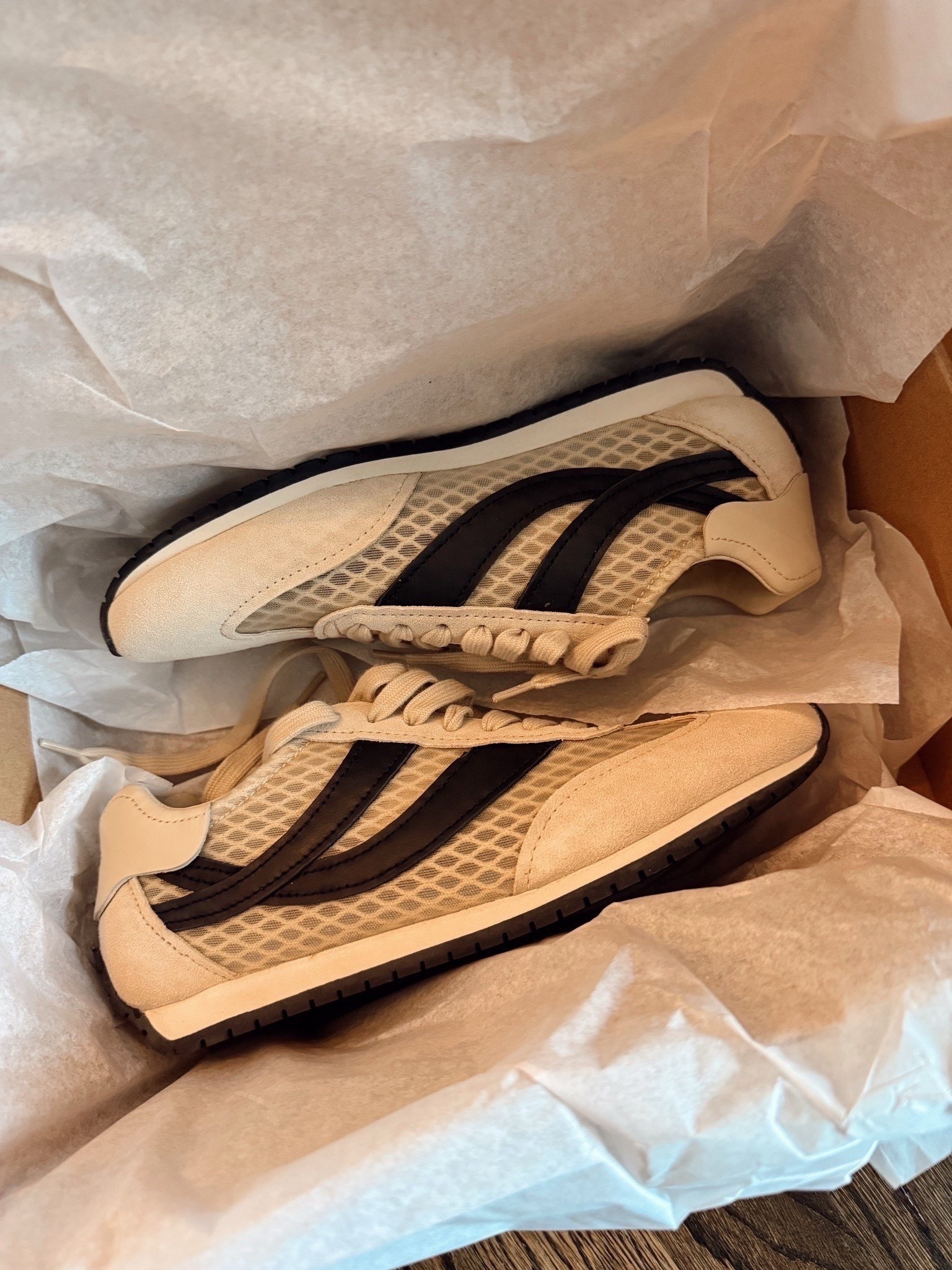 Love these sneakers so much I grabbed a second color & these are on sale! I go true to size, but they do run a bit narrow so you could size up a half!

Spring outfits, casual, on the go, Nordstrom, shoes, sneakers, Almost_readyblog, Amanda West

#LTKActive #LTKspring #LTKspringtrends