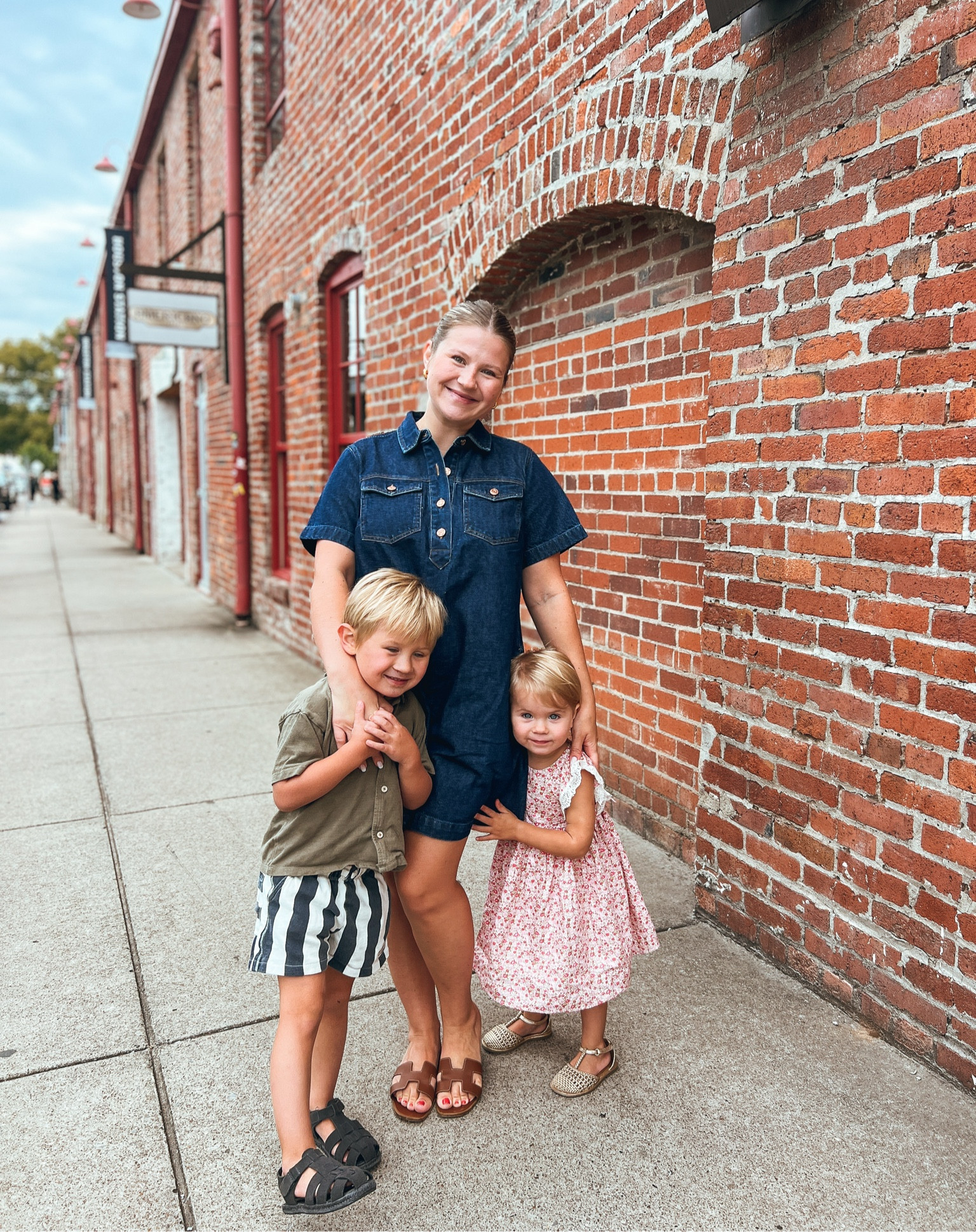 Obsessed with this denim dress! Great transitional piece. 

#LTKFindsUnder100 #LTKBump