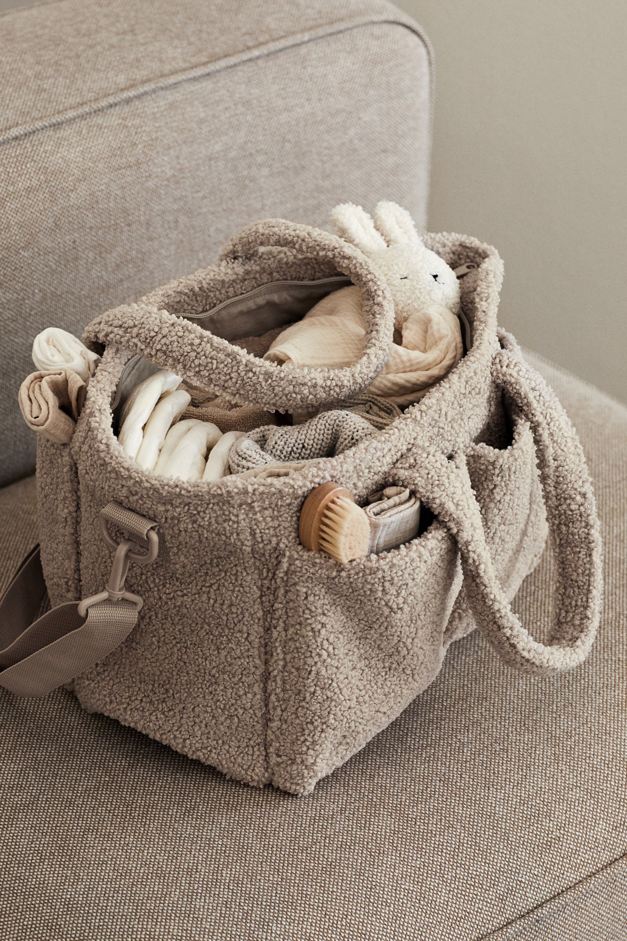 Teddy Fleece Diaper Bag | H&M (US + CA)