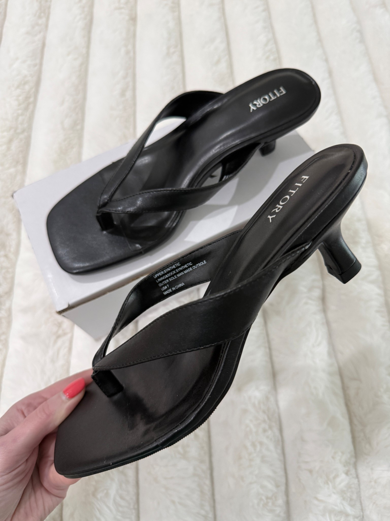 Cute new summer sandals under $30



#LTKSeasonal #LTKootd #LTKSaleAlert