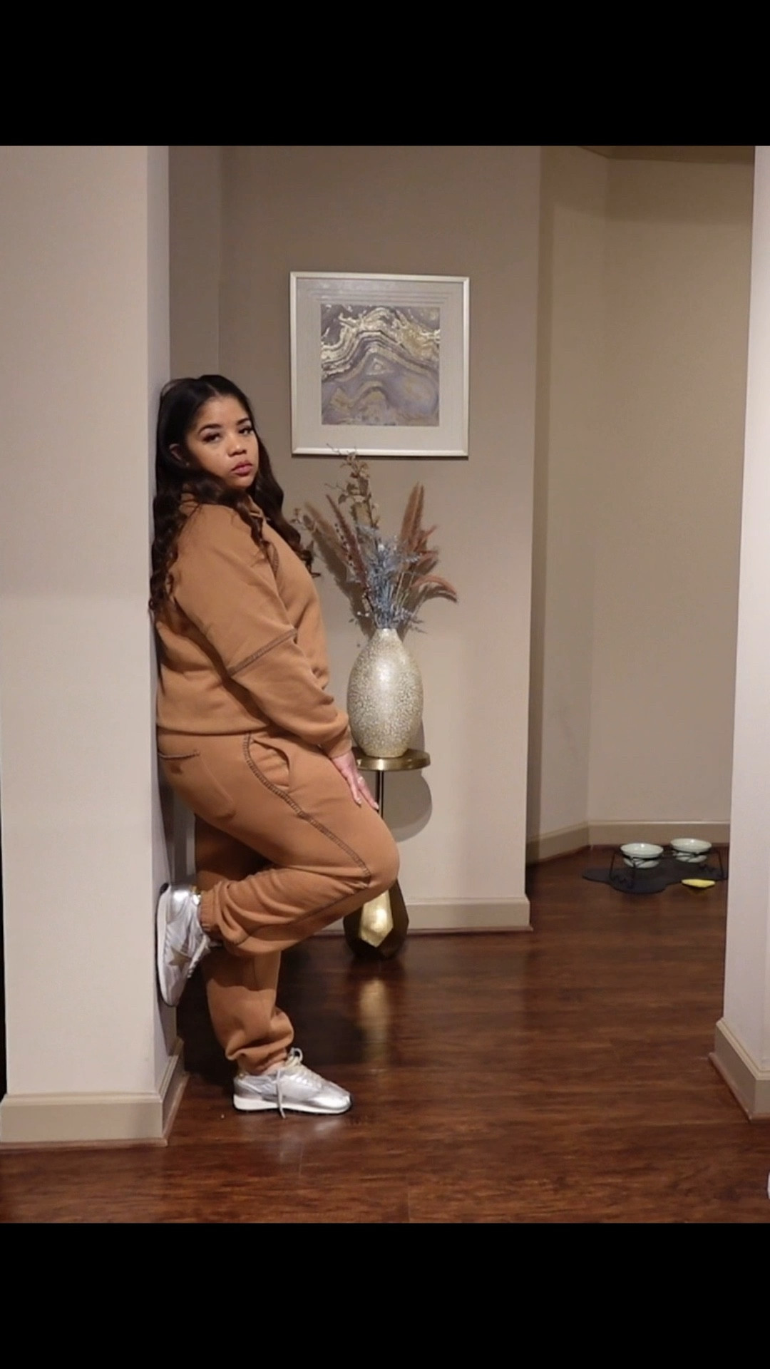 It’s cold outside so that means it’s time to wear cozy clothing. I’m sporting this chestnut brown Classic Ugg matching sweatsuit to keep me warm this season 🩷

#LTKPetite #LTKootd