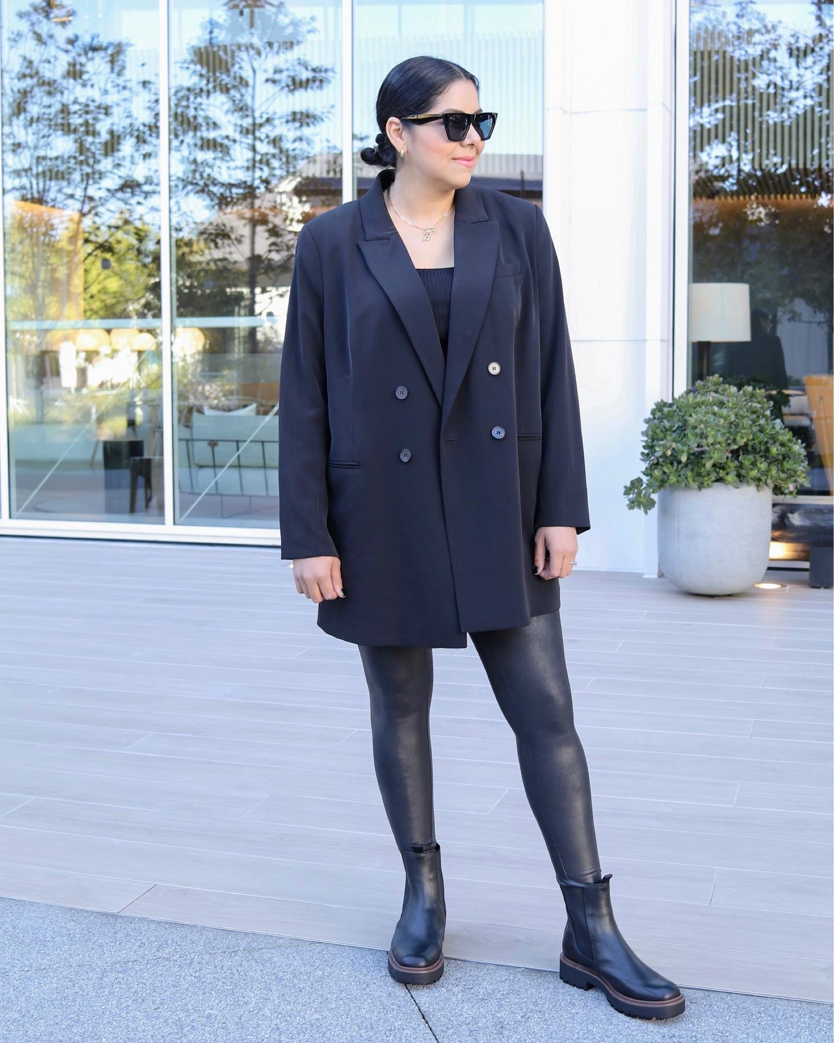 all black outfit, fall outfits, chelsea boots, black SPANX faux leather leggings

#LTKshoecrush #LTKSeasonal #LTKstyletip