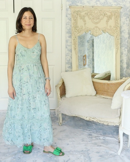 The Lucky Brand Lace Tiered Midi Dress. is one of those dresses that captures that effortless balance between feminine and relaxed, something I’m always striving for with my ten-item wardrobe.
I love the delicate lace details and the gentle tiered silhouette. It has that romantic, slightly bohemian feel, yet it’s still refined enough to wear for lunch out, a casual gathering, or even a quiet afternoon at home when you simply want to feel a little more put together. The midi length makes it very versatile, and I paired it with simple flats and a classic cardigan.
In the ten-item wardrobe, pieces like this are wonderful because they can stand on their own. A beautiful dress simplifies everything you slip it on, add a few thoughtful accessories, and you’re ready for the day.
Do you enjoy incorporating dresses into your everyday wardrobe, or do you tend to reach for separates? I’d love to hear how you style pieces like this.

#tenitemwardrobe #dailyconnoisseur simplechic #springstyle


#LTKgrwm #LTKootd #LTKdayinmylife