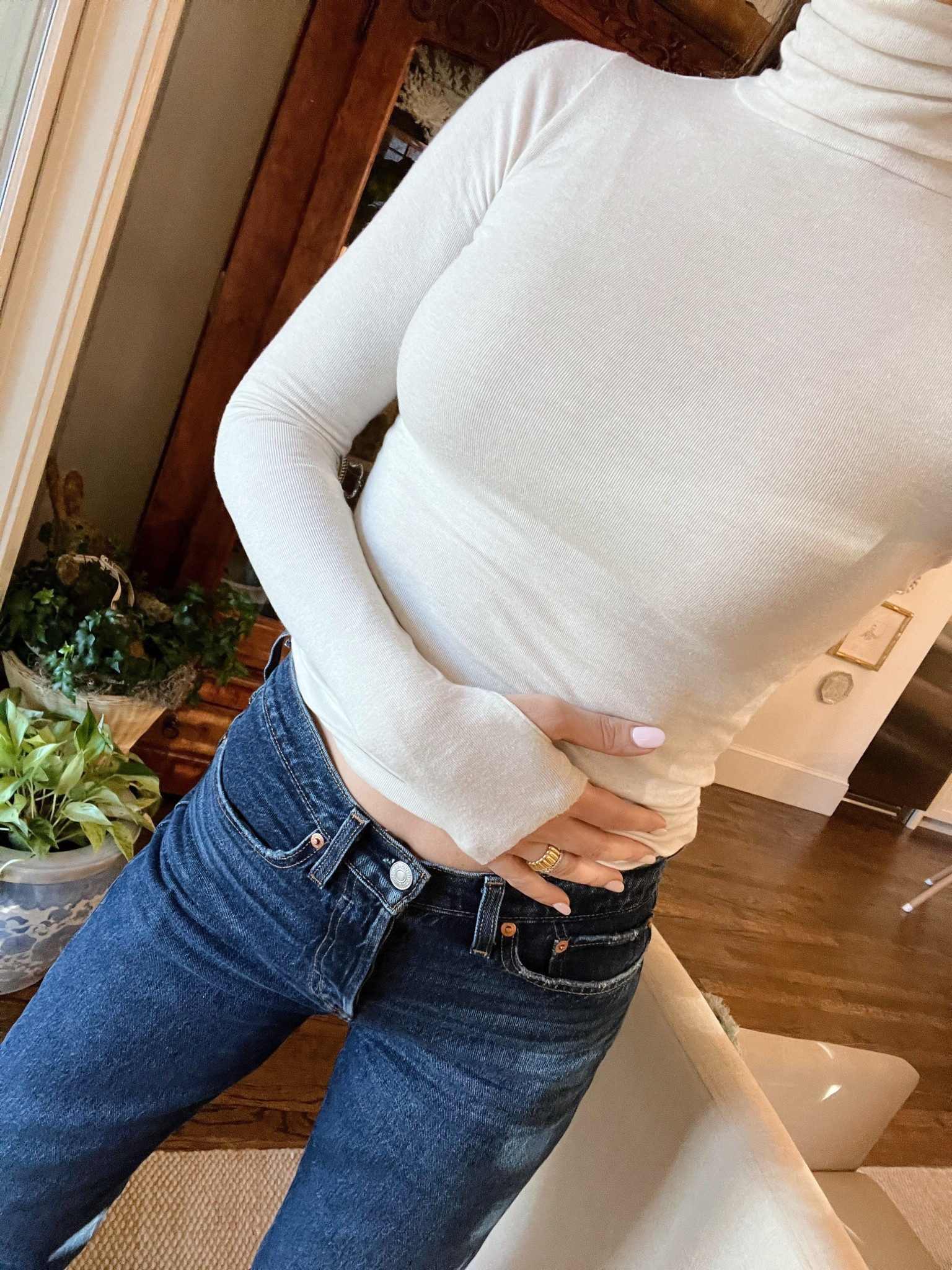 Thin, soft turtleneck with thumb holes -