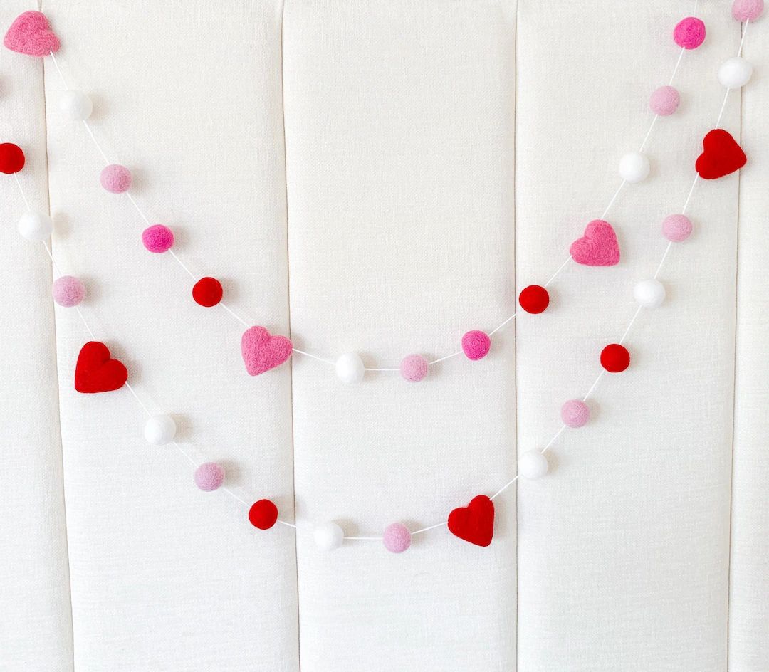 Red and pink Garland , Felt Heart Garland , Valentines Day Felt Ball Garland , Blush and Red Garl... | Etsy (US)