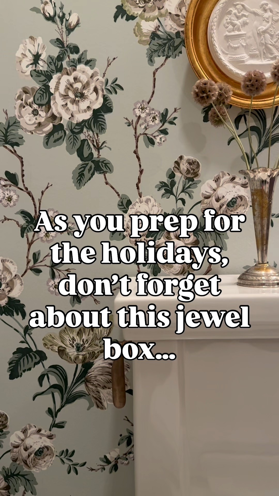 Getting our powder room guest-ready with some cozy holiday touches from @wayfair - love how festive it's feeling in here!

@wayfair #wayfair #wayfairpartner #ad