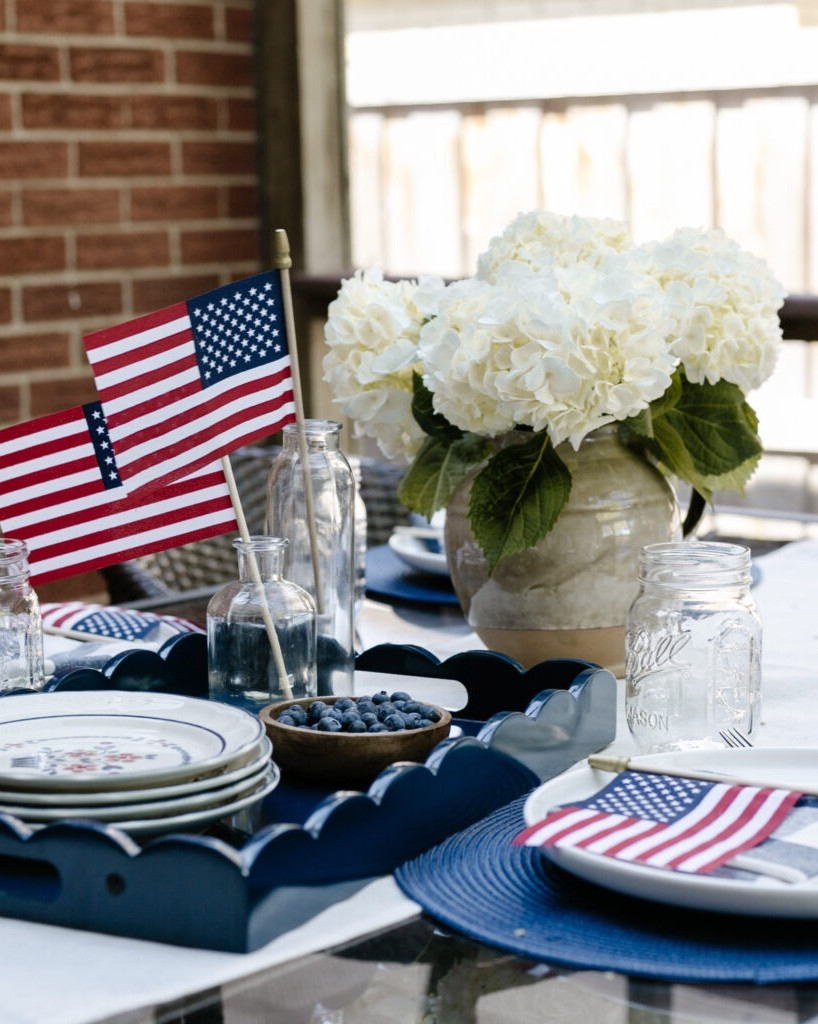 An easy Memorial Day outdoor table setting 

#LTKHome