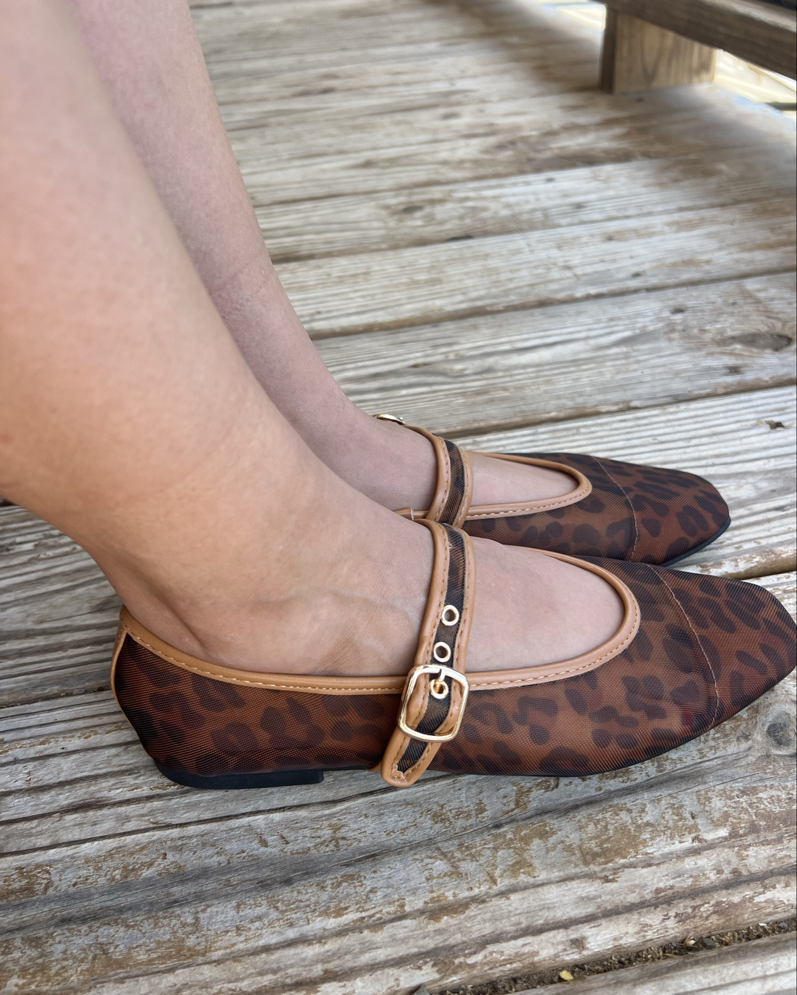 Leopard print flats for work. Perfect shoes for summer and falll

Amazon, shoes, ballet flats, style, fashionn

#LTKBeauty #LTKWorkwear #LTKStyleTip