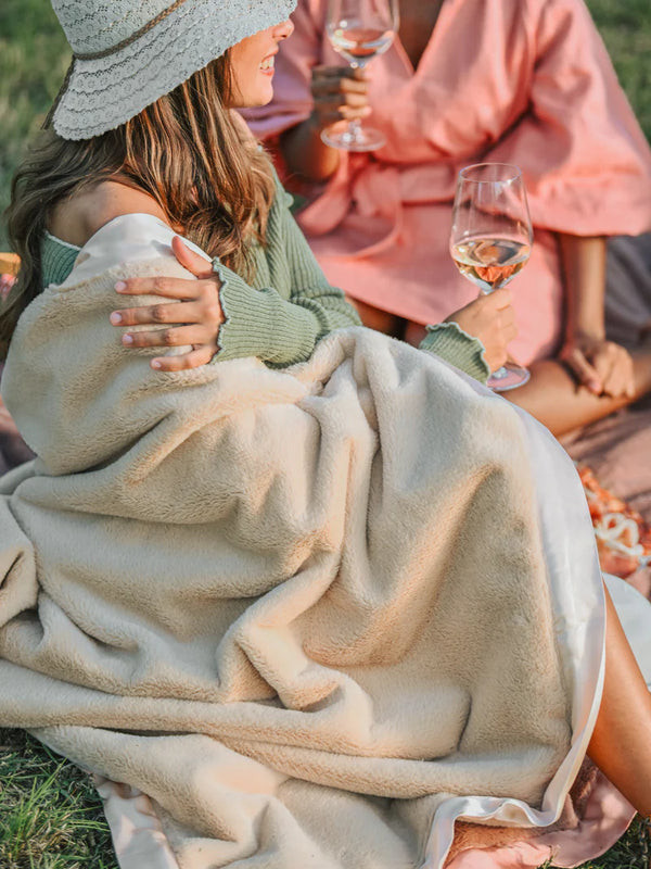 Luxe™ Luxury Home Throw (Solid Colors 45" x 59") | Little Giraffe