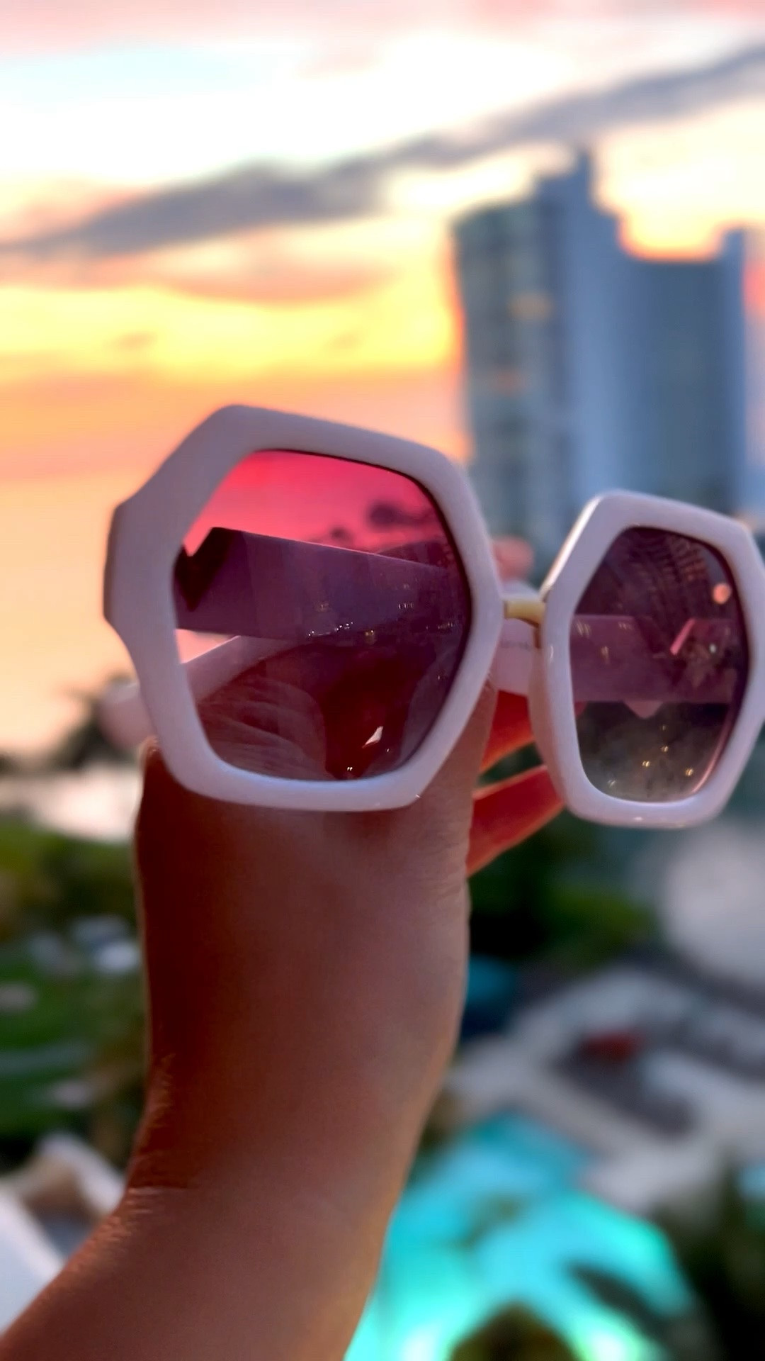 Pack these sunglasses for your next tropical getaway!


#LTKSeasonal #LTKOver40 #LTKSaleAlert #LTKTravel #LTKgrwm #LTKootd #LTKSwim #LTKvlog
