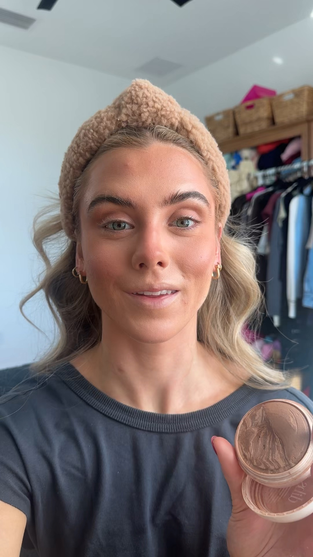 PATRICK TA 
Major Headlines Double-Take Crème & Powder Blush Duo shade she goes to the gym

#LTKgrwm #LTKFindsUnder50 #LTKBeauty