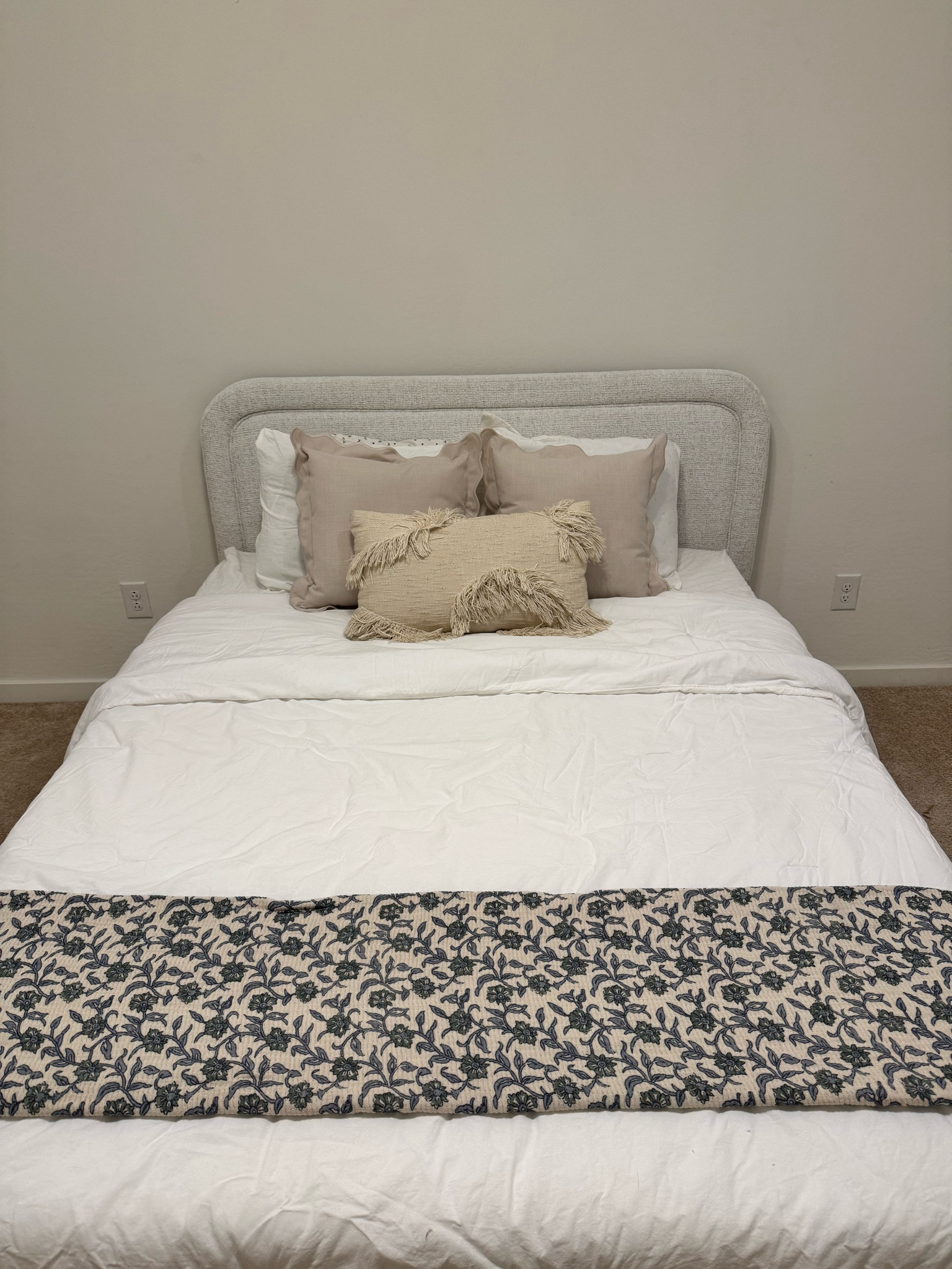 GUEST BEDROOM DETAILS!!!!

#LTKSeasonal #LTKHome #LTKFindsUnder100