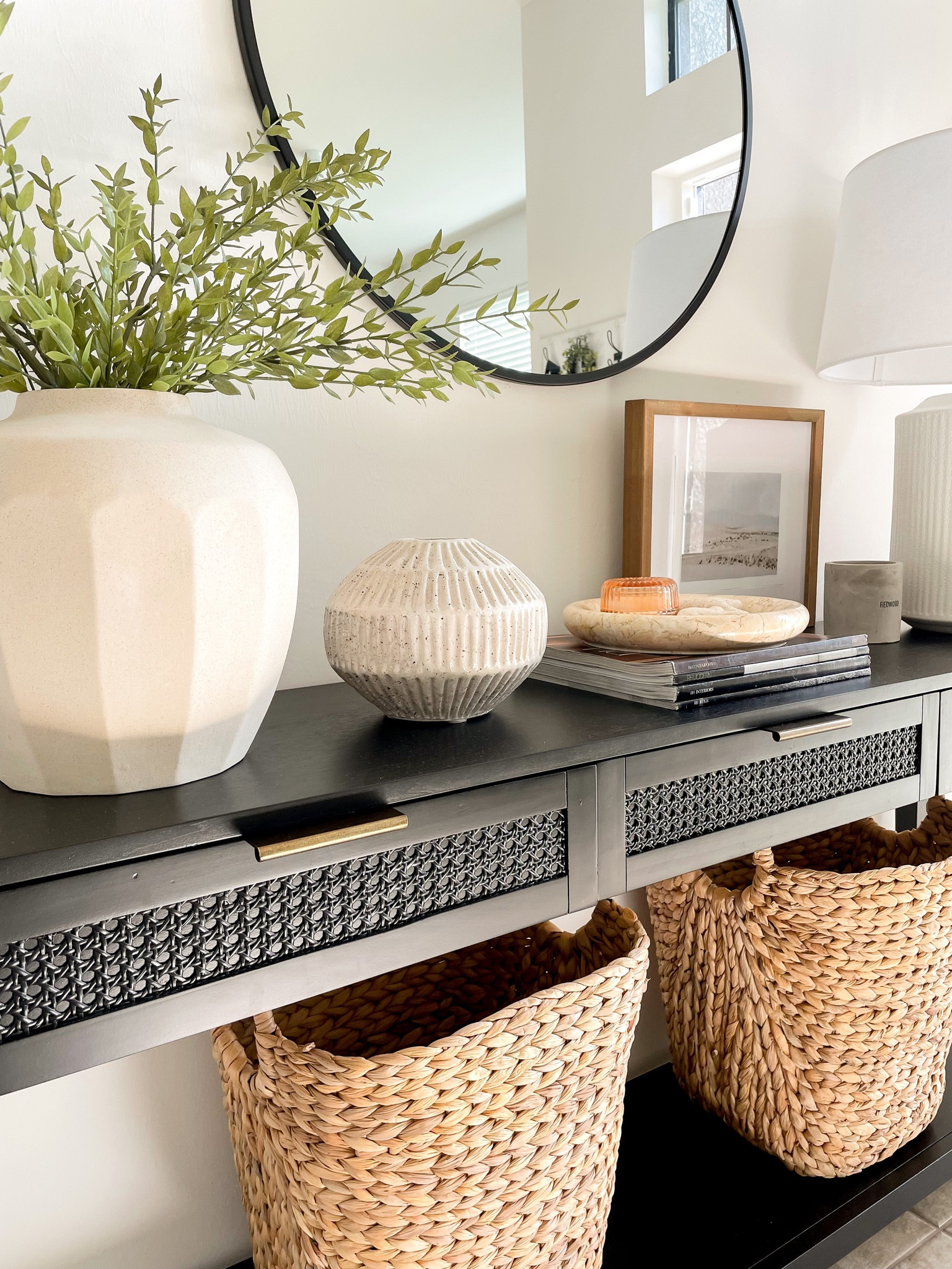 Spring entryway refresh — modern transitional home decor 

#LTKhome #LTKsalealert #LTKfindsunder50