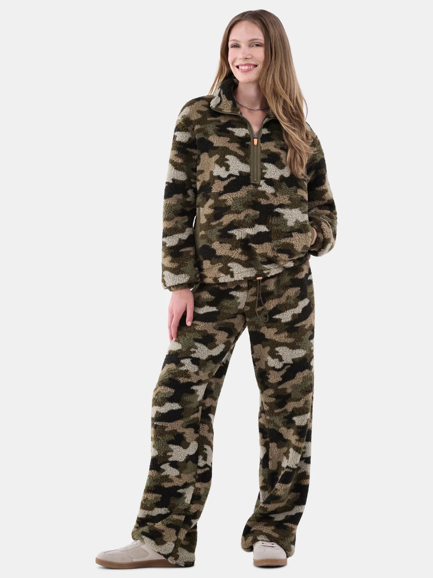 No Boundaries Plush Mock Neck Top and Pants Set, 2-Piece, Women’s | Walmart (US)