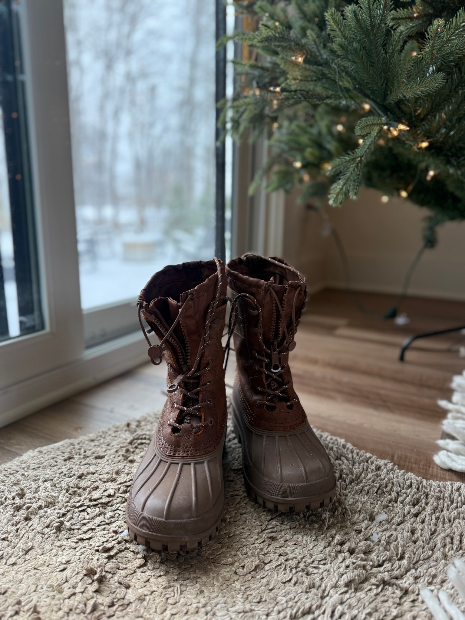 New snow boots! 

#LTKHoliday #LTKShoeCrush #LTKootd